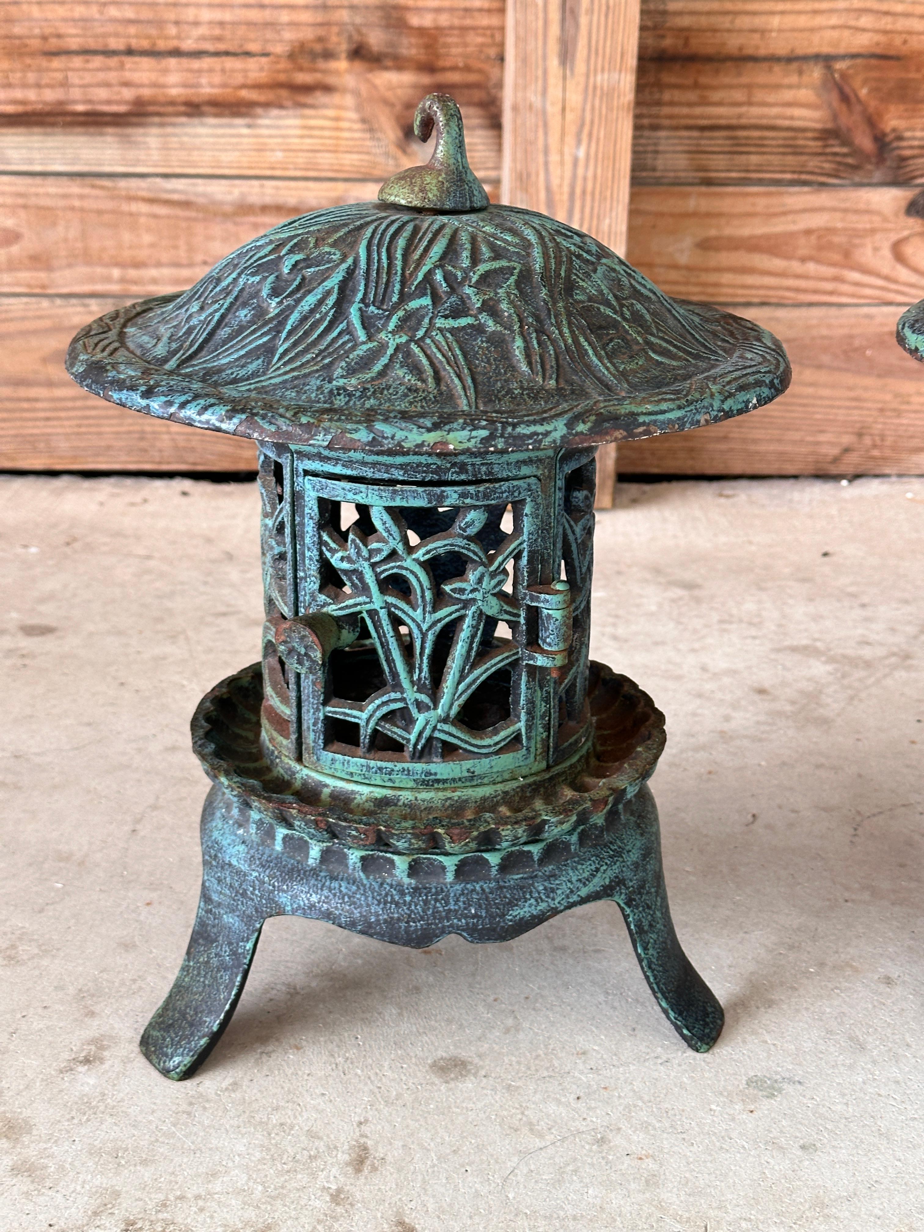 Late 20th Century chinoiserie Cast Iron Pagoda Lanterns Pair 2