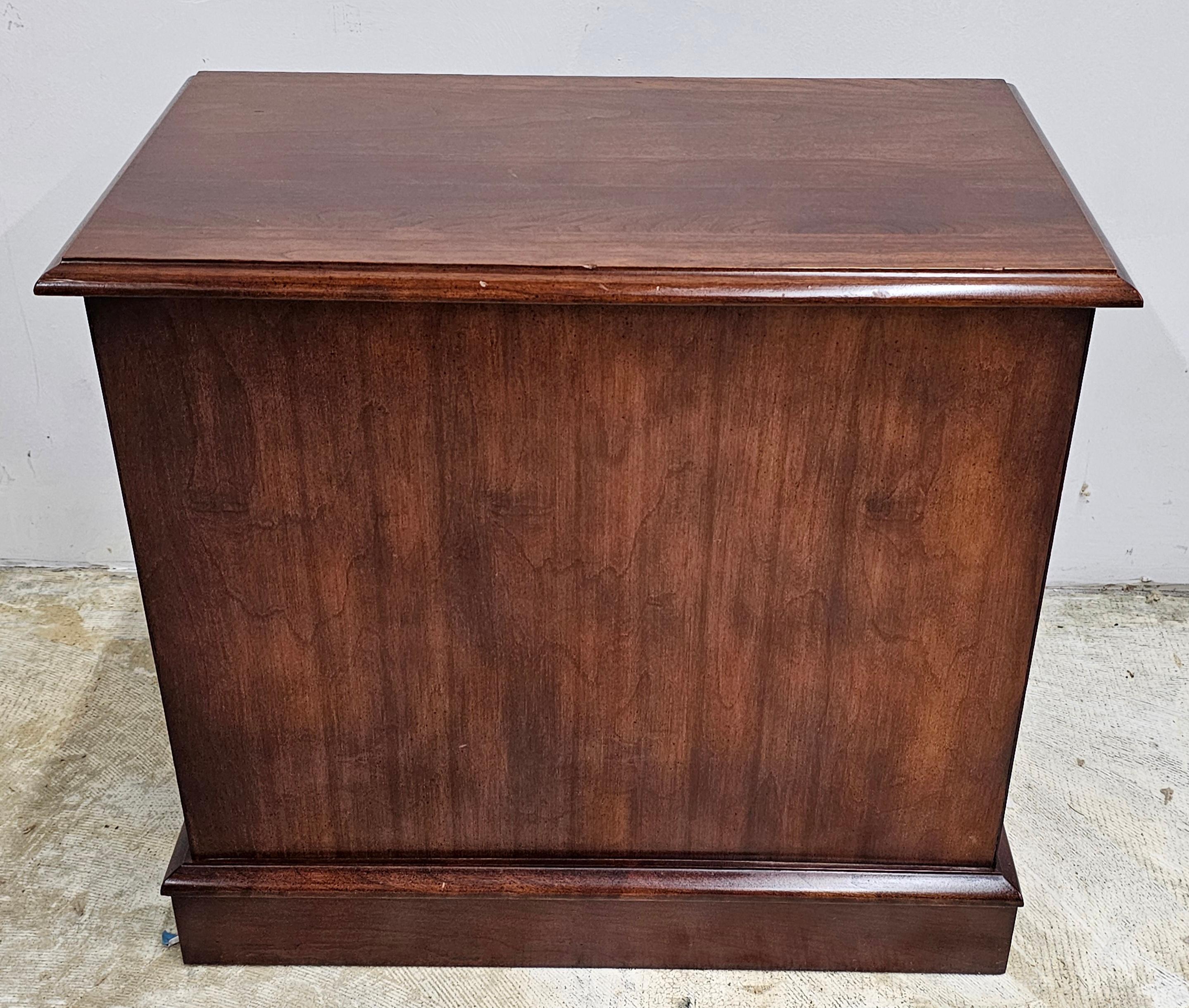 Late 20th Century Chippendale Cherry Bedside Chest of Drawers / Nightstand For Sale 2