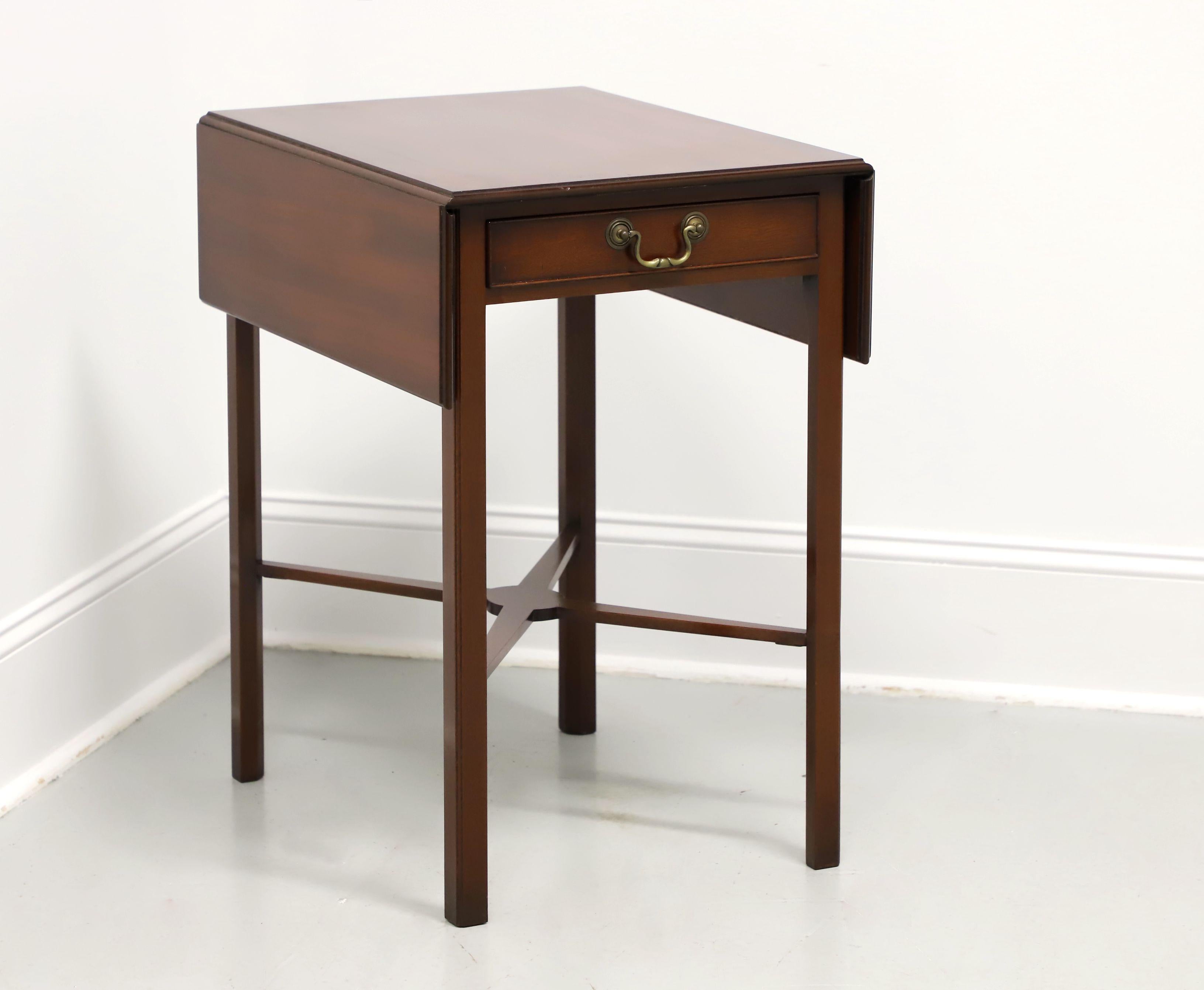 Late 20th Century Chippendale Drop-Leaf End Side Table For Sale 7