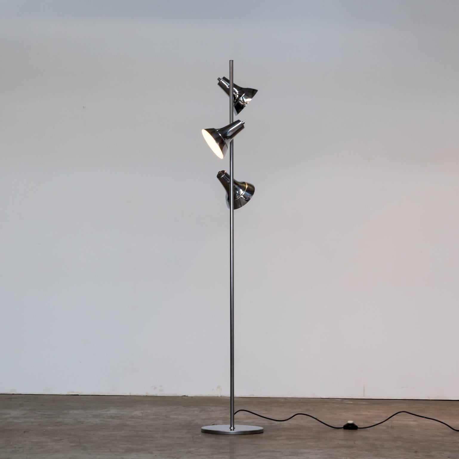 Late 20th Century Chrome Floor Lamp, Three Spots In Good Condition For Sale In Amstelveen, Noord