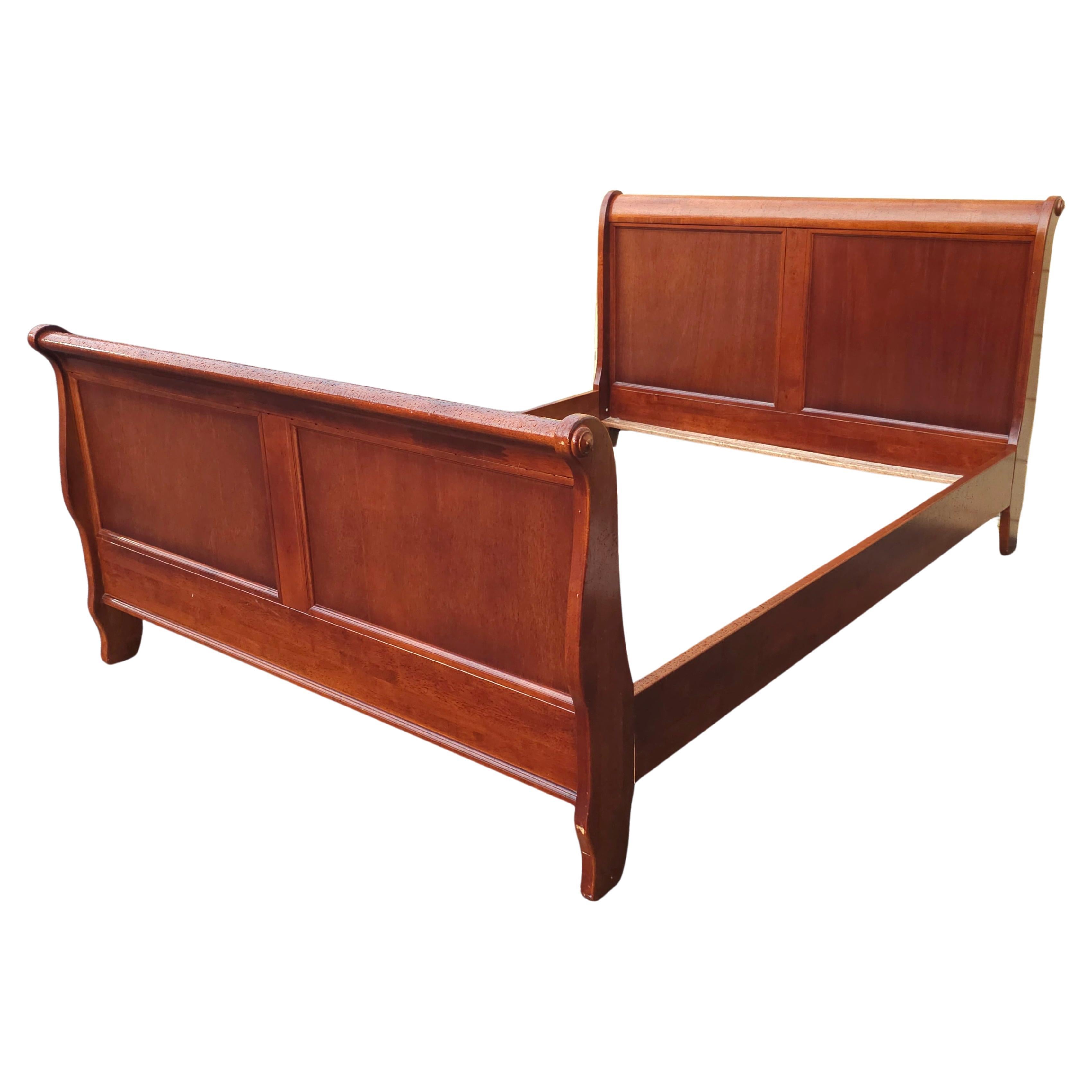 American Classical Late 20th Century Classical Mahogany Queen Size Sleigh Bedstead For Sale