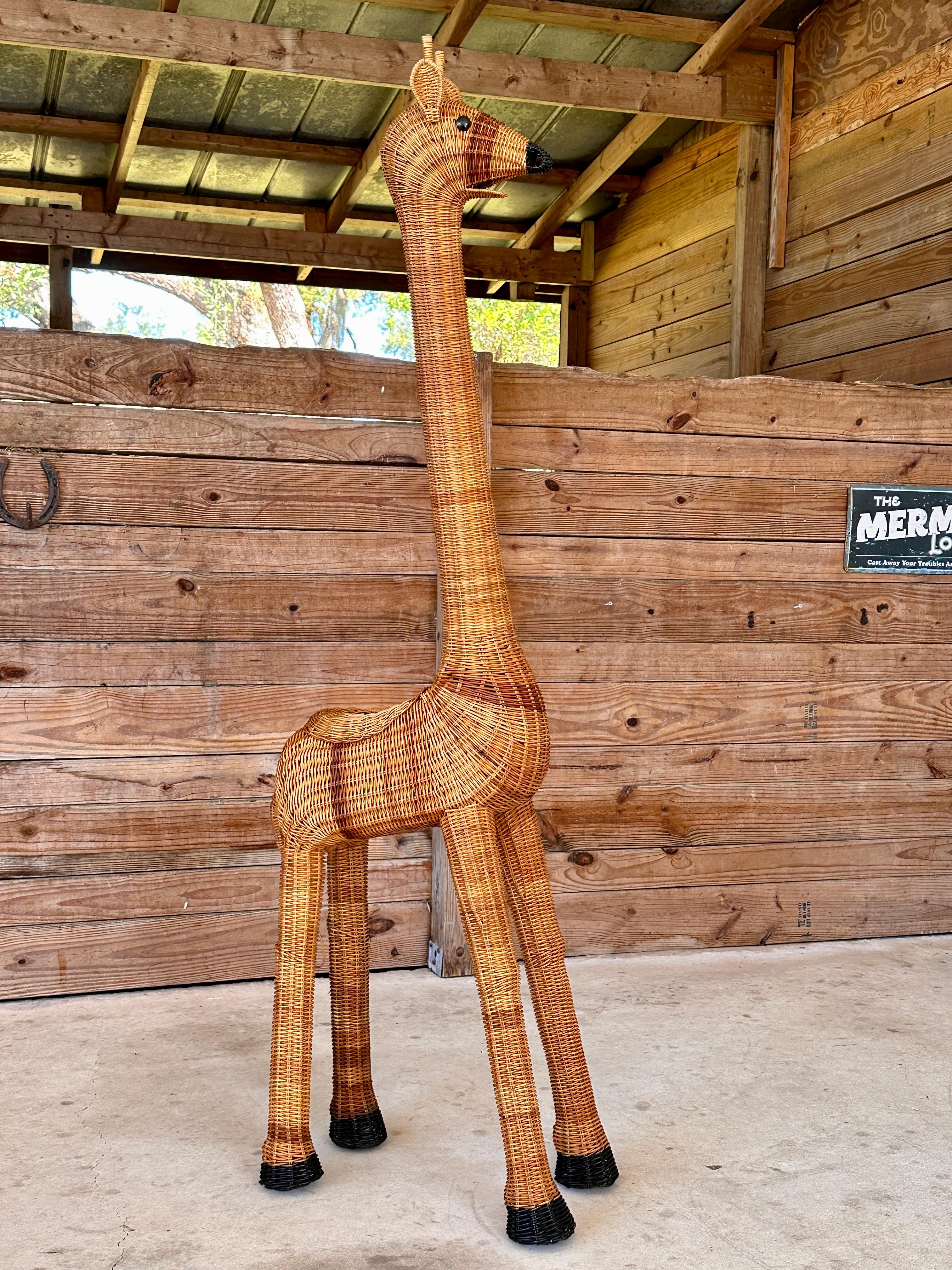 Fin 20ème siècle Coastal Boho Tall Rattan Giraffe Planter Décorer en vente 4