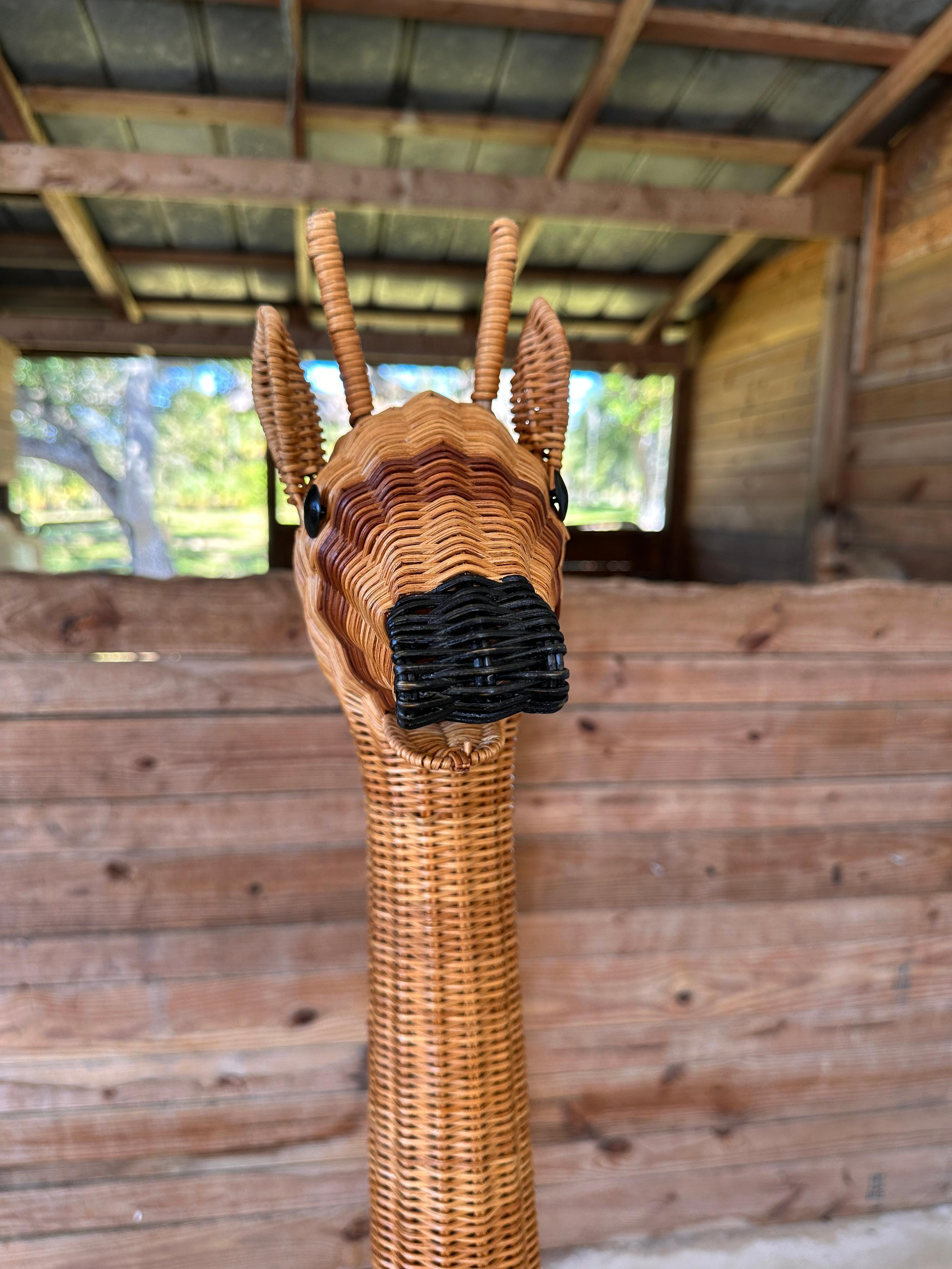 Bohème Fin 20ème siècle Coastal Boho Tall Rattan Giraffe Planter Décorer en vente