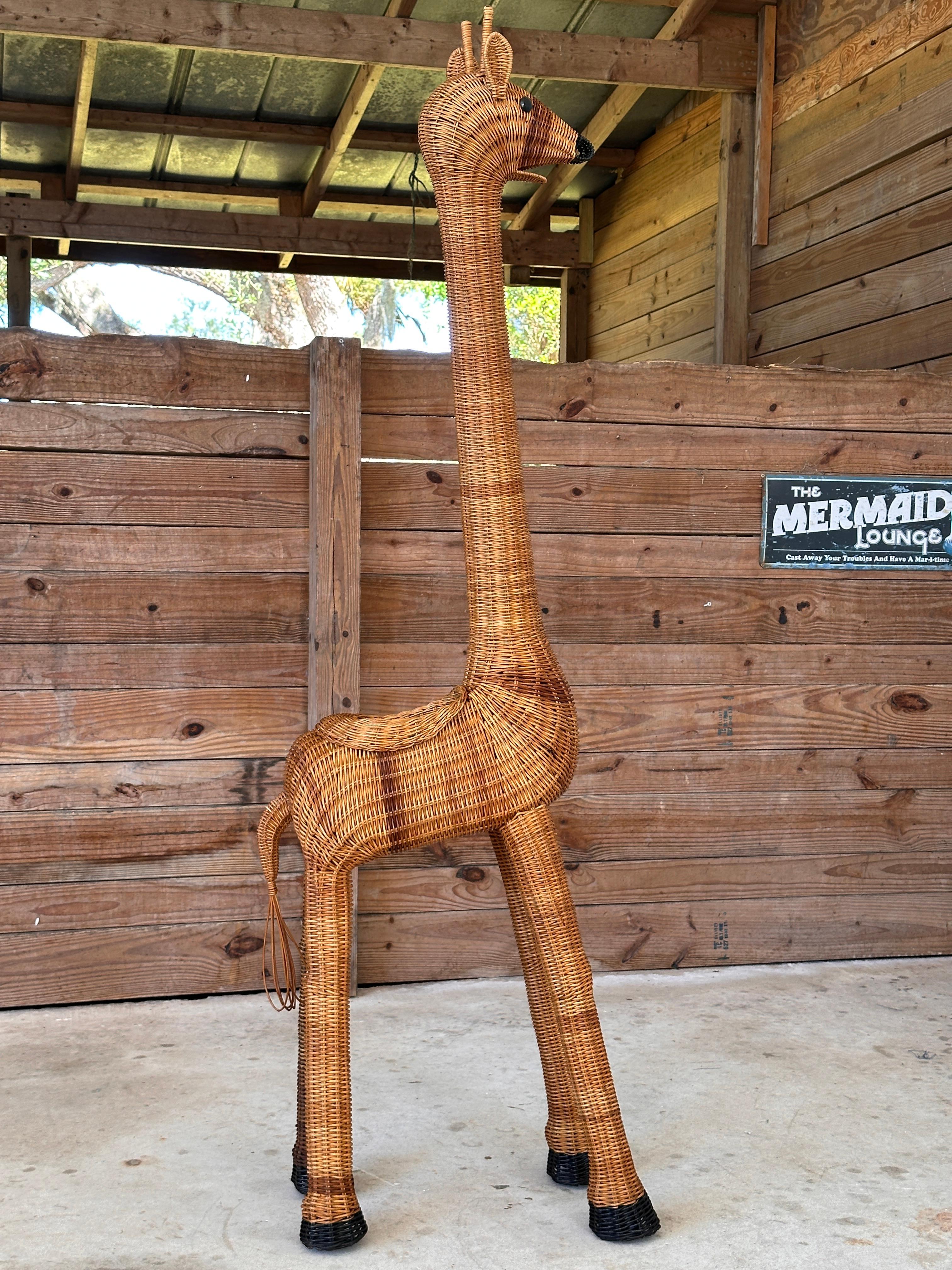 Fait main Fin 20ème siècle Coastal Boho Tall Rattan Giraffe Planter Décorer en vente