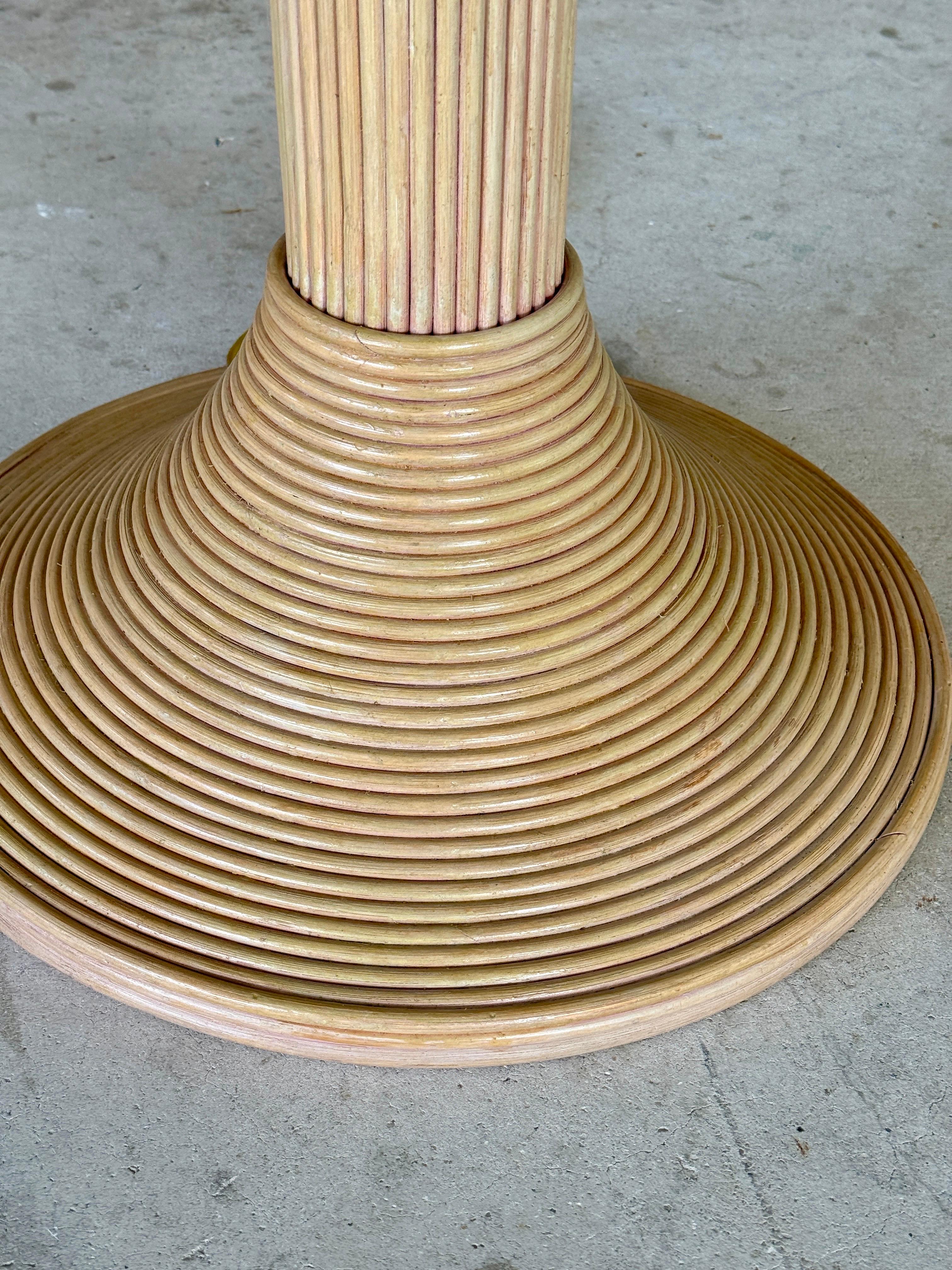 Lampada da terra in cocco con albero di palma Ratan, in stile Coastal Regency, della fine del XX secolo. 7