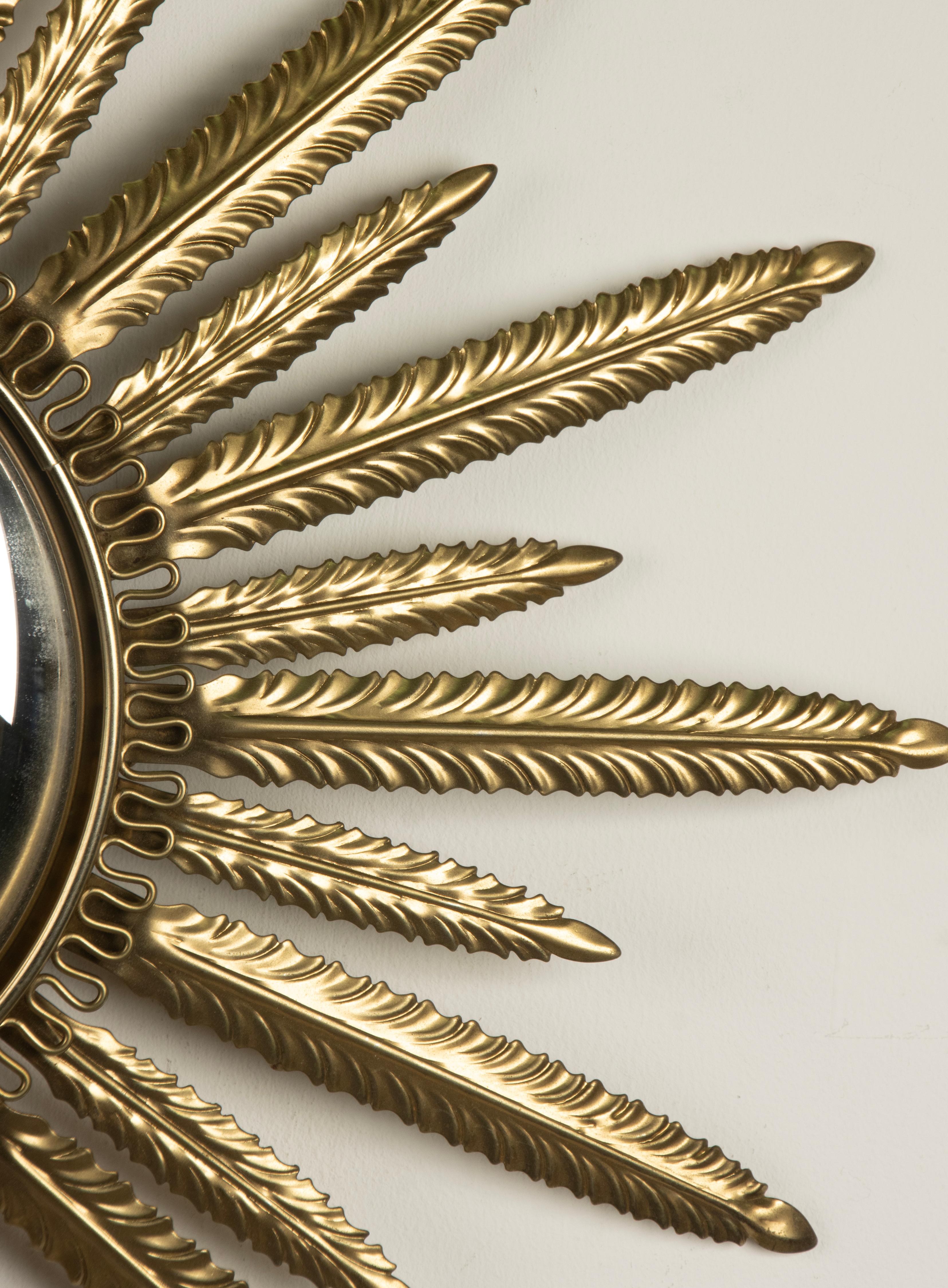 Late 20th Century Copper colored Sunburst mirror Leaves In Good Condition For Sale In Casteren, Noord-Brabant