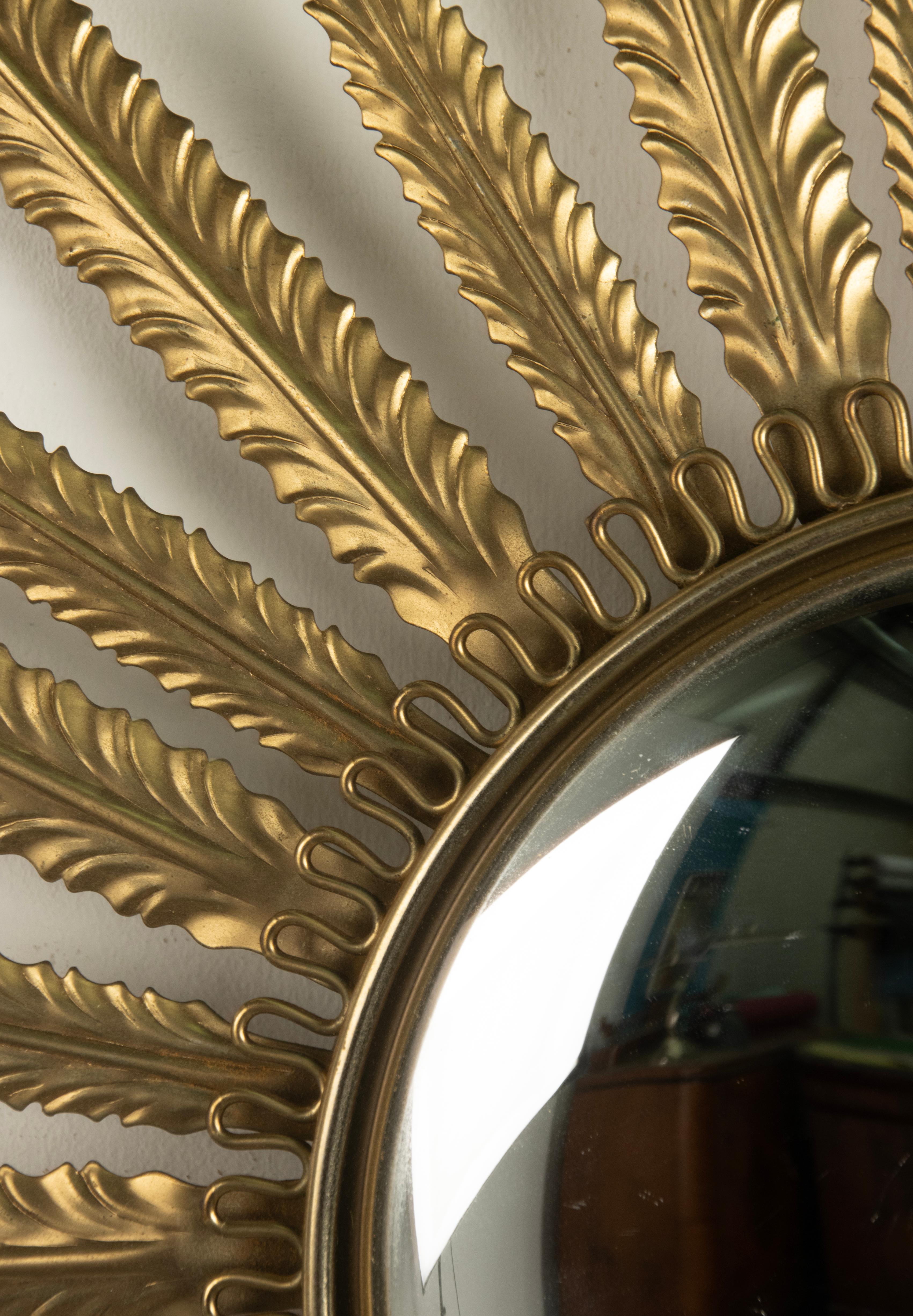 Metallo Specchio Sunburst della fine del XX secolo color rame Foglie in vendita