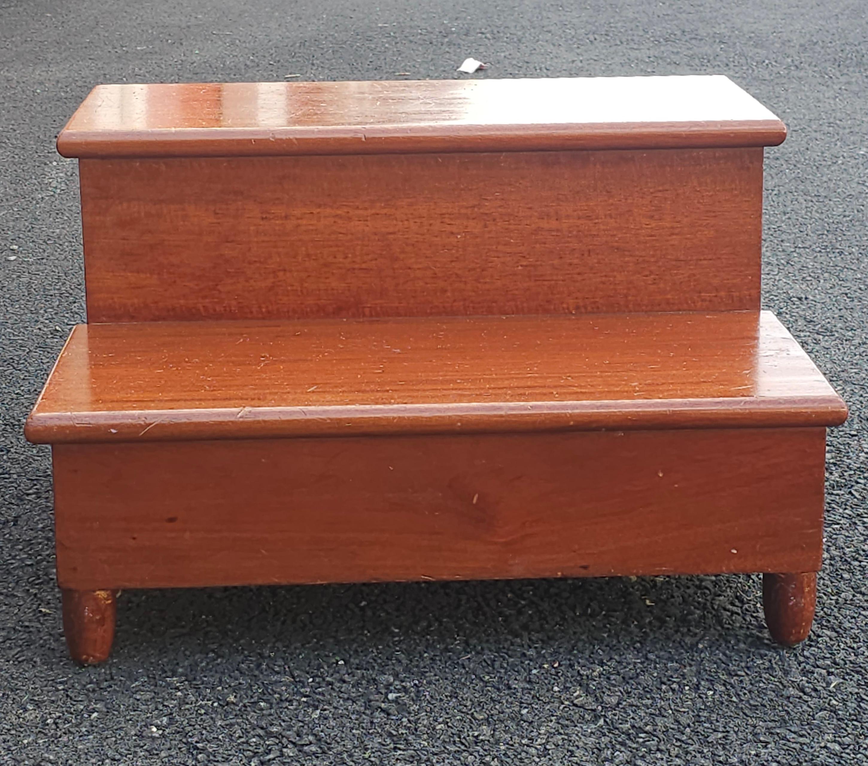 Chippendale Fin du 20e siècle Councill Furniture Acajou massif Marchepieds de lit Bibliothèque en vente