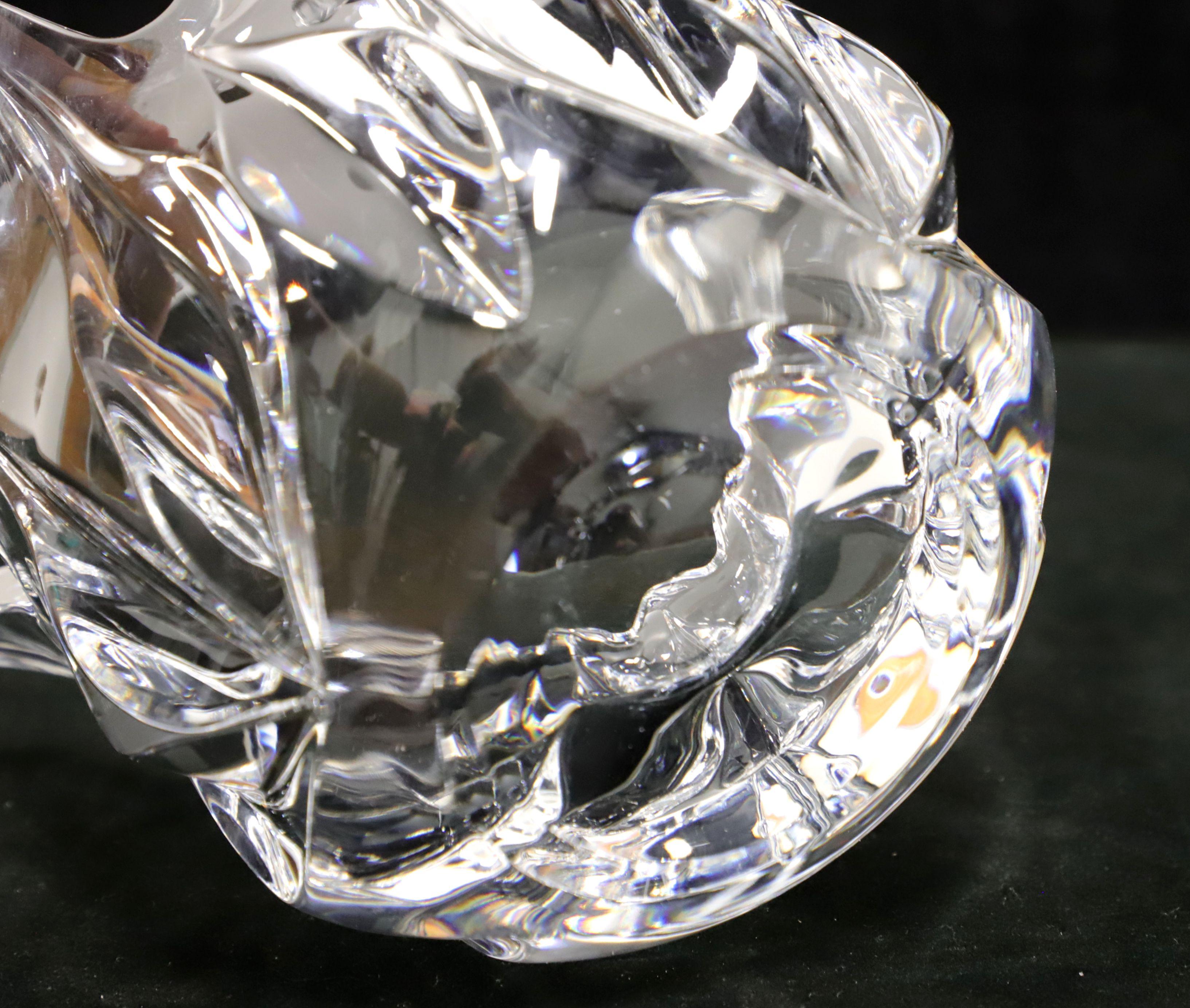 Kristallschale aus dem späten 20. Jahrhundert – B (amerikanisch) im Angebot