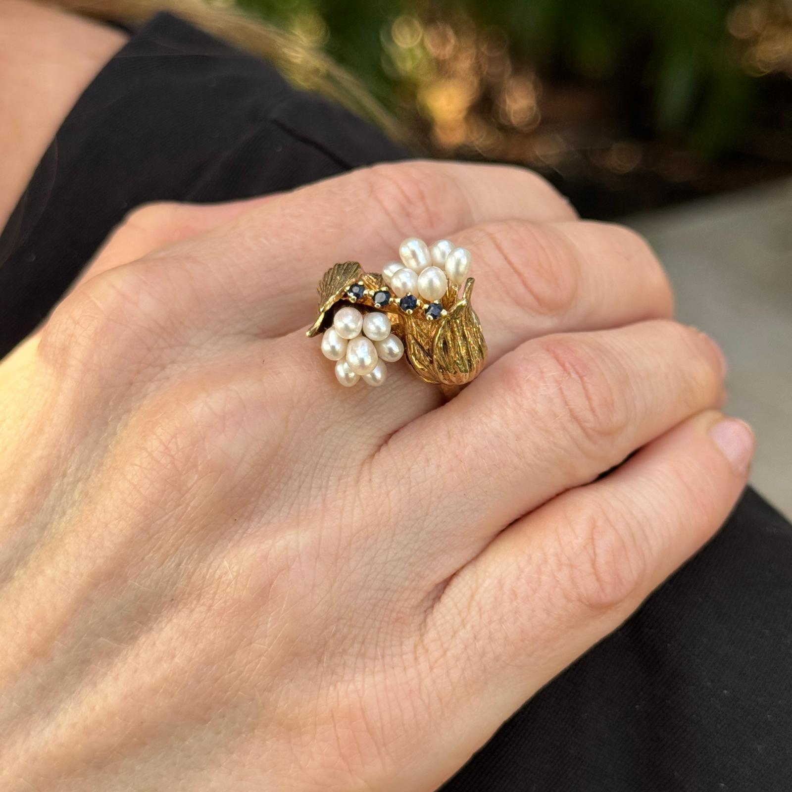 Contemporary Late-20th Century Cultured Pearl Sapphire 14K Yellow Gold Vintage Tulip Ring For Sale