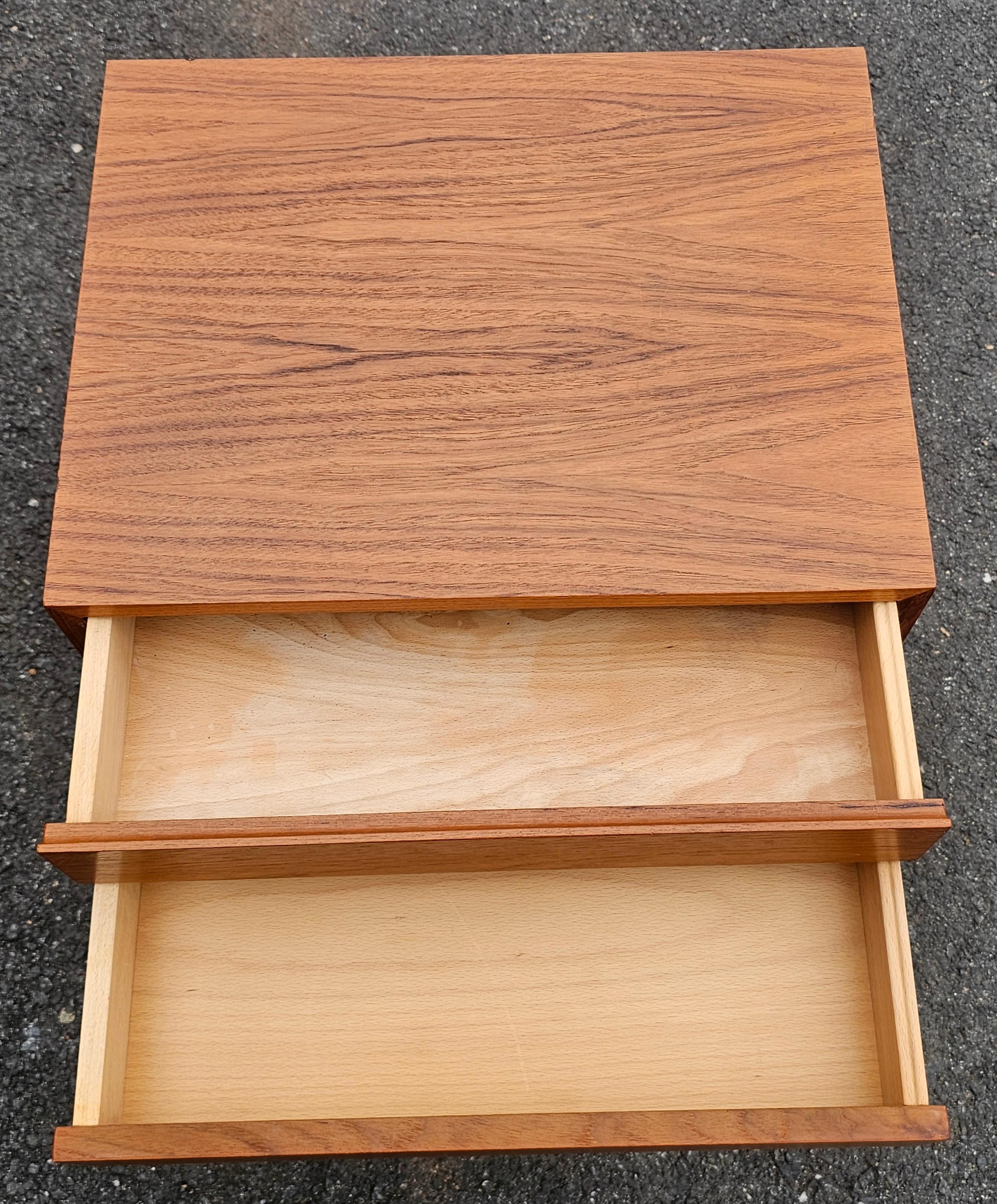 Late 20th Century Danish Modern Teak Double Drawer Bedside Table Nightstand For Sale 10