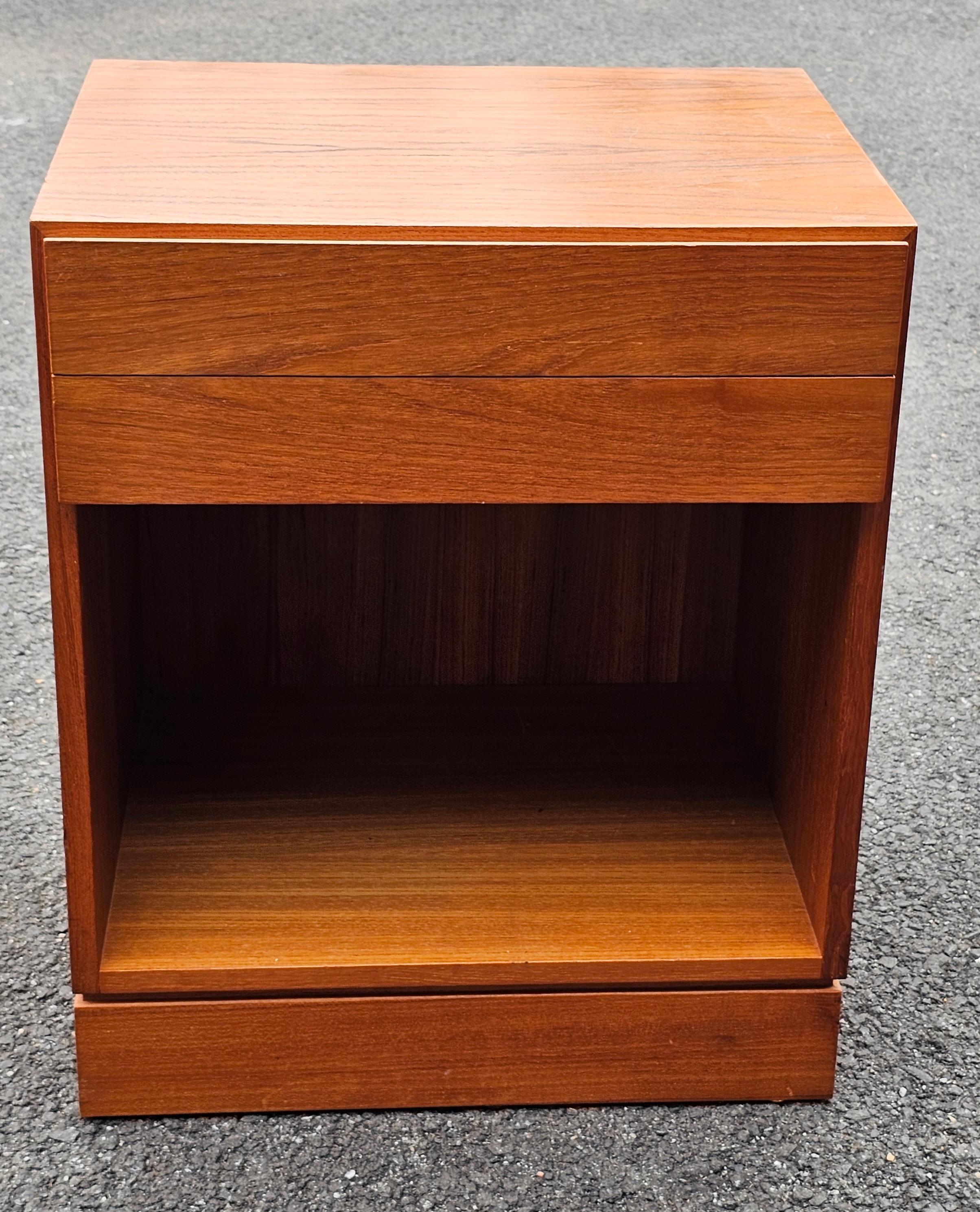 Veneer Late 20th Century Danish Modern Teak Double Drawer Bedside Table Nightstand For Sale