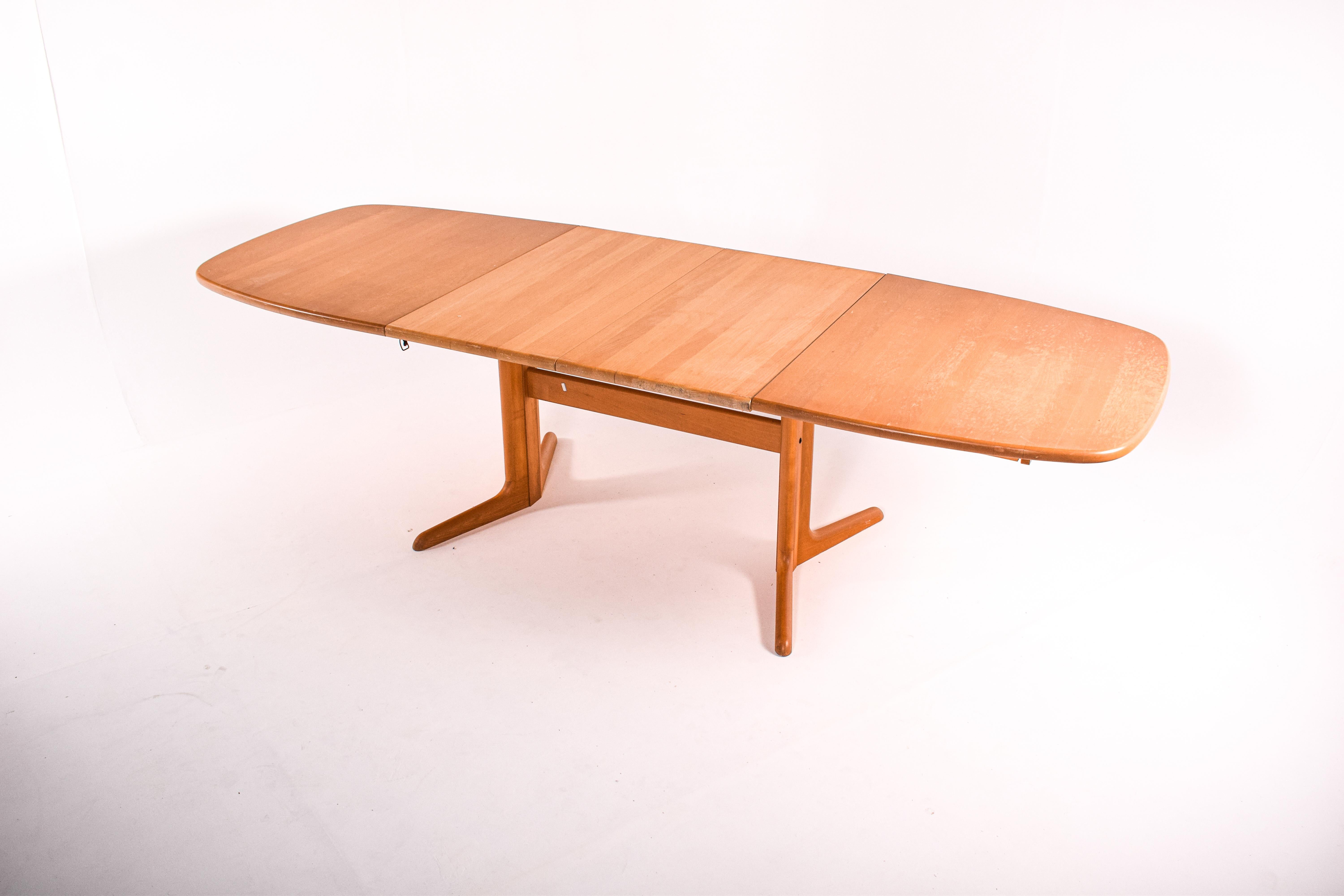 Late 20th Century Danish Skovby SM78 Dining Table in Beech In Good Condition In Lisboa, Lisboa
