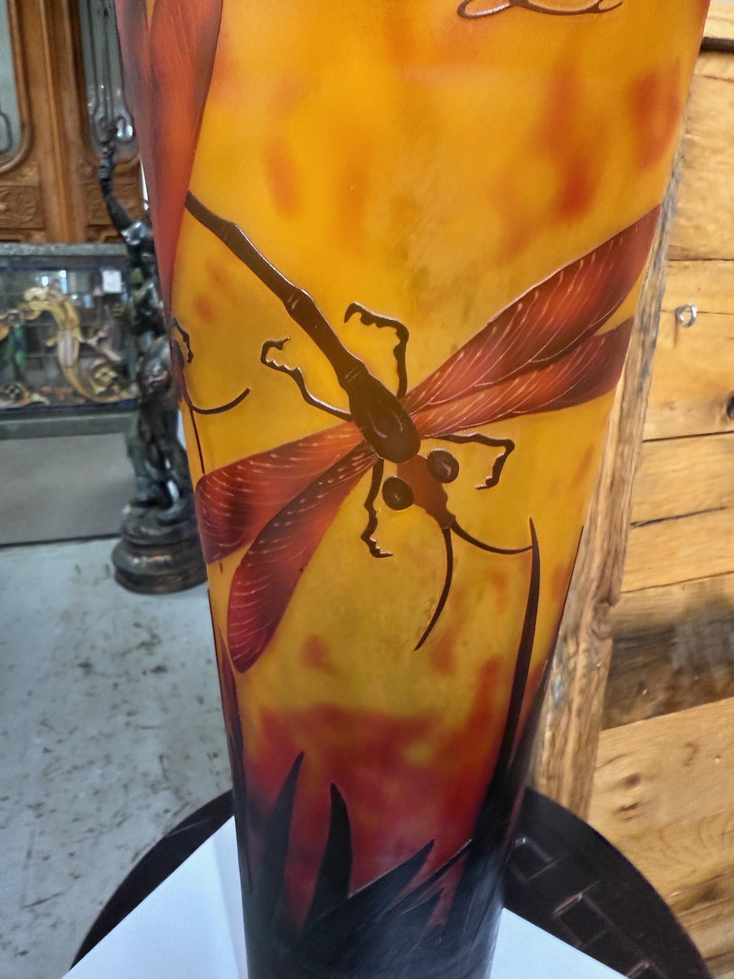 Vaso a libellula alto in stile Daum Nancy della fine del XX secolo firmato Yall in vendita 3