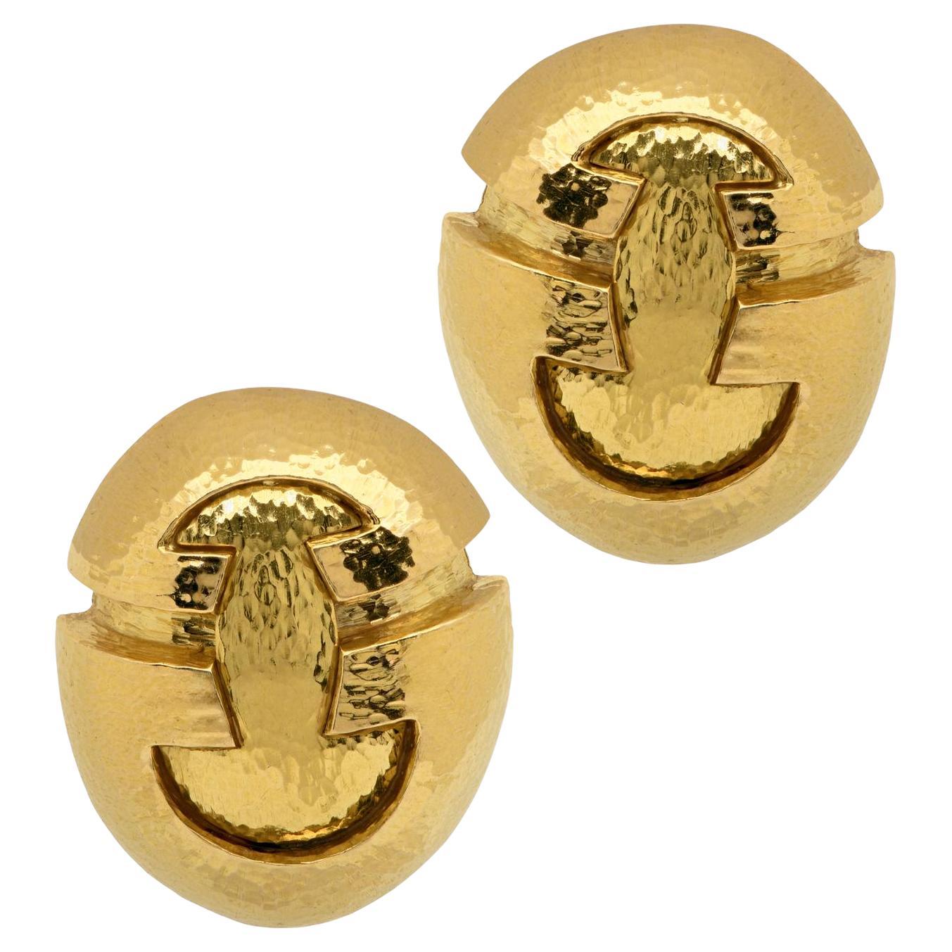 Late 20th Century David Webb Hammered 18 Karat Yellow Gold Earclip Earrings