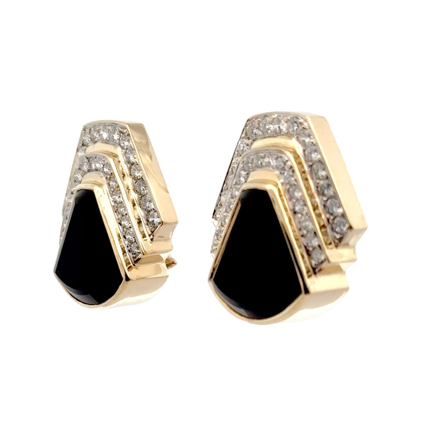 Taille brillant Fin du 20e siècle Boucles d'oreilles à levier en or jaune 18 carats avec diamant et onyx en vente