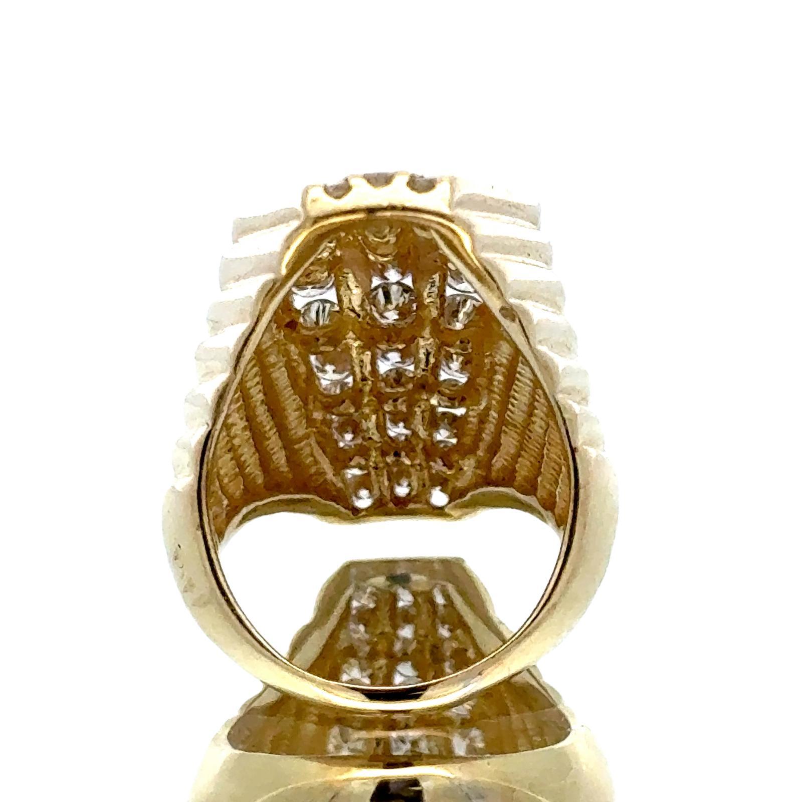 Late-20th Century Diamond Ribbed 14K Yellow Gold Vintage Pyramid Cocktail Ring For Sale 5