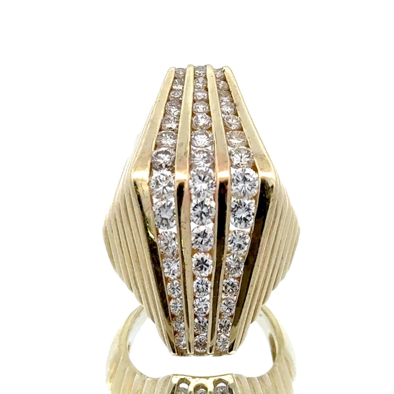 Contemporary Late-20th Century Diamond Ribbed 14K Yellow Gold Vintage Pyramid Cocktail Ring For Sale