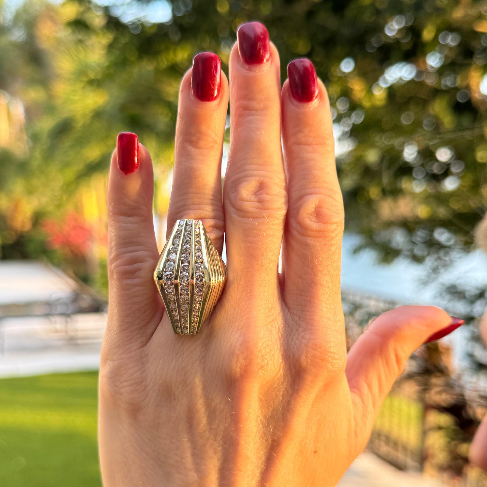 Round Cut Late-20th Century Diamond Ribbed 14K Yellow Gold Vintage Pyramid Cocktail Ring For Sale