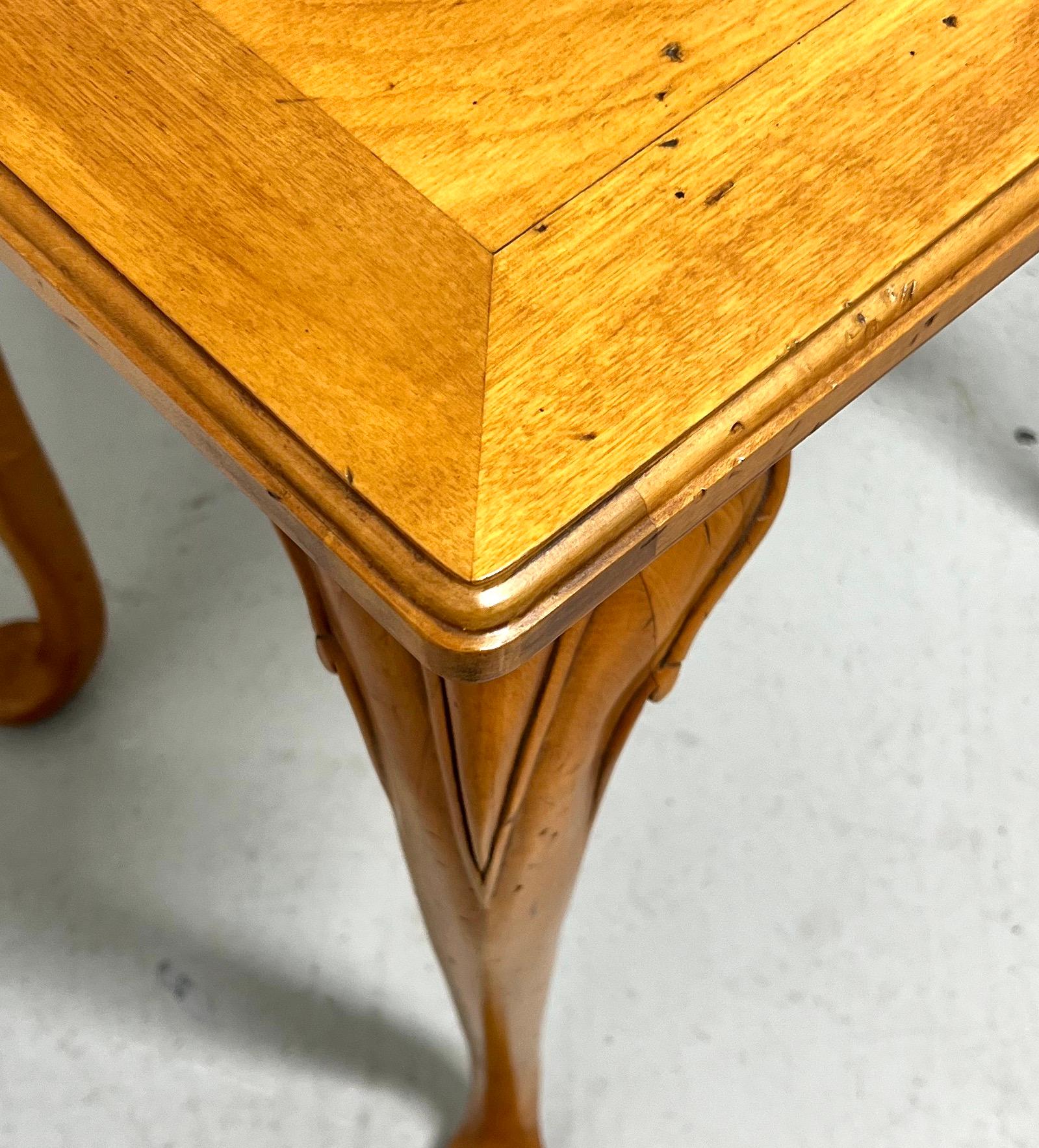 Late 20th Century Distressed Maple Farmhouse Cottage Style Accent Table For Sale 2