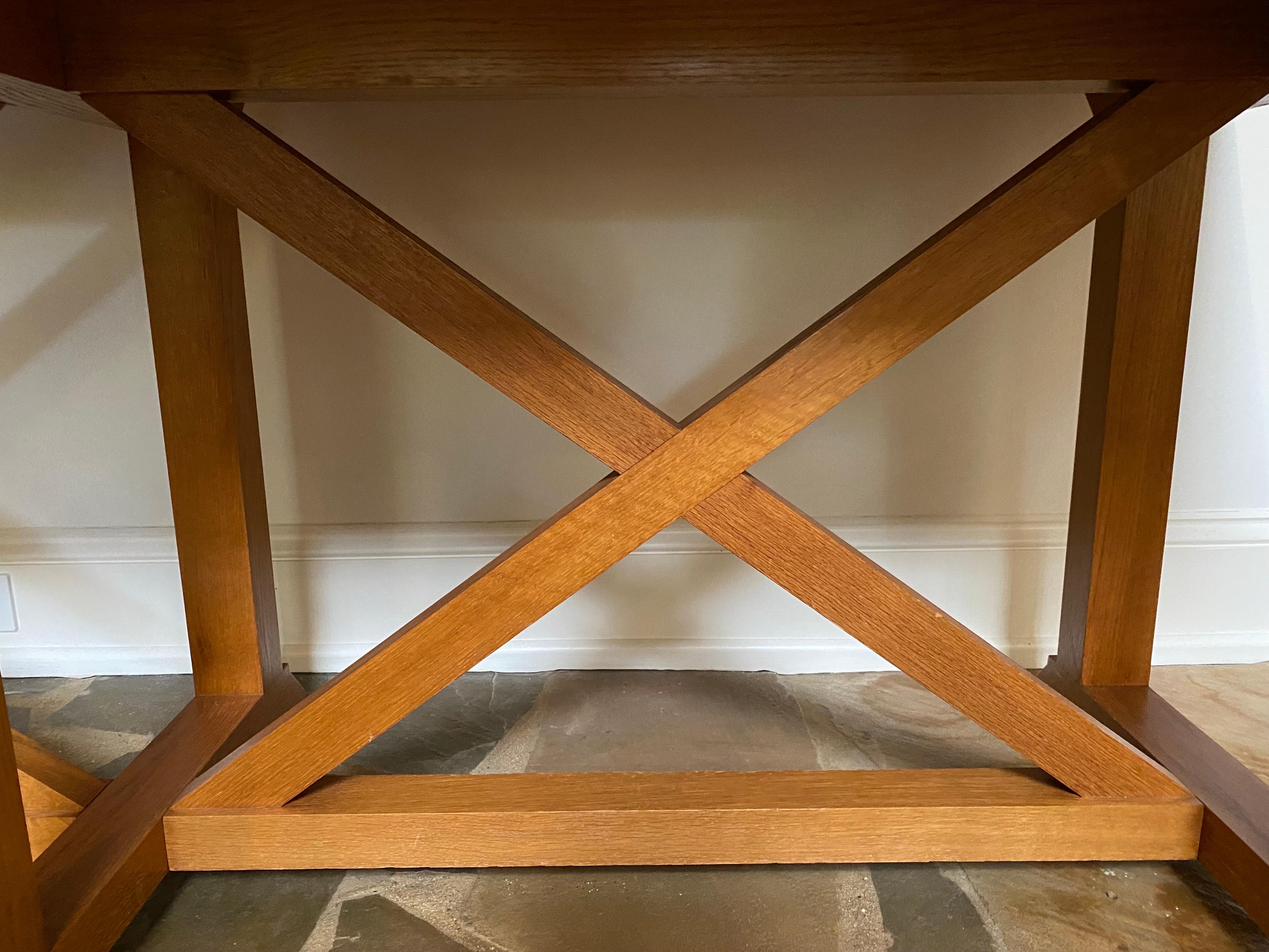 Nord-américain Table en chne  double base en forme de X de la fin du XXe sicle attribue  Ralph Lauren Studio en vente
