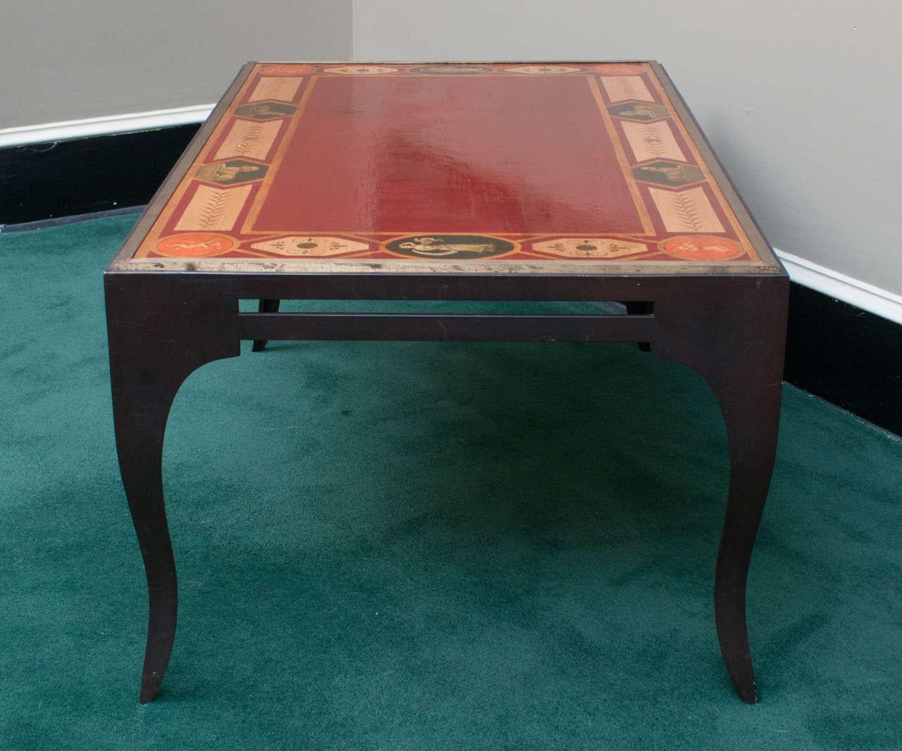 Néo-égyptien Table basse à motifs égyptiens de la fin du 20e siècle par Brunschwig & Fils en vente
