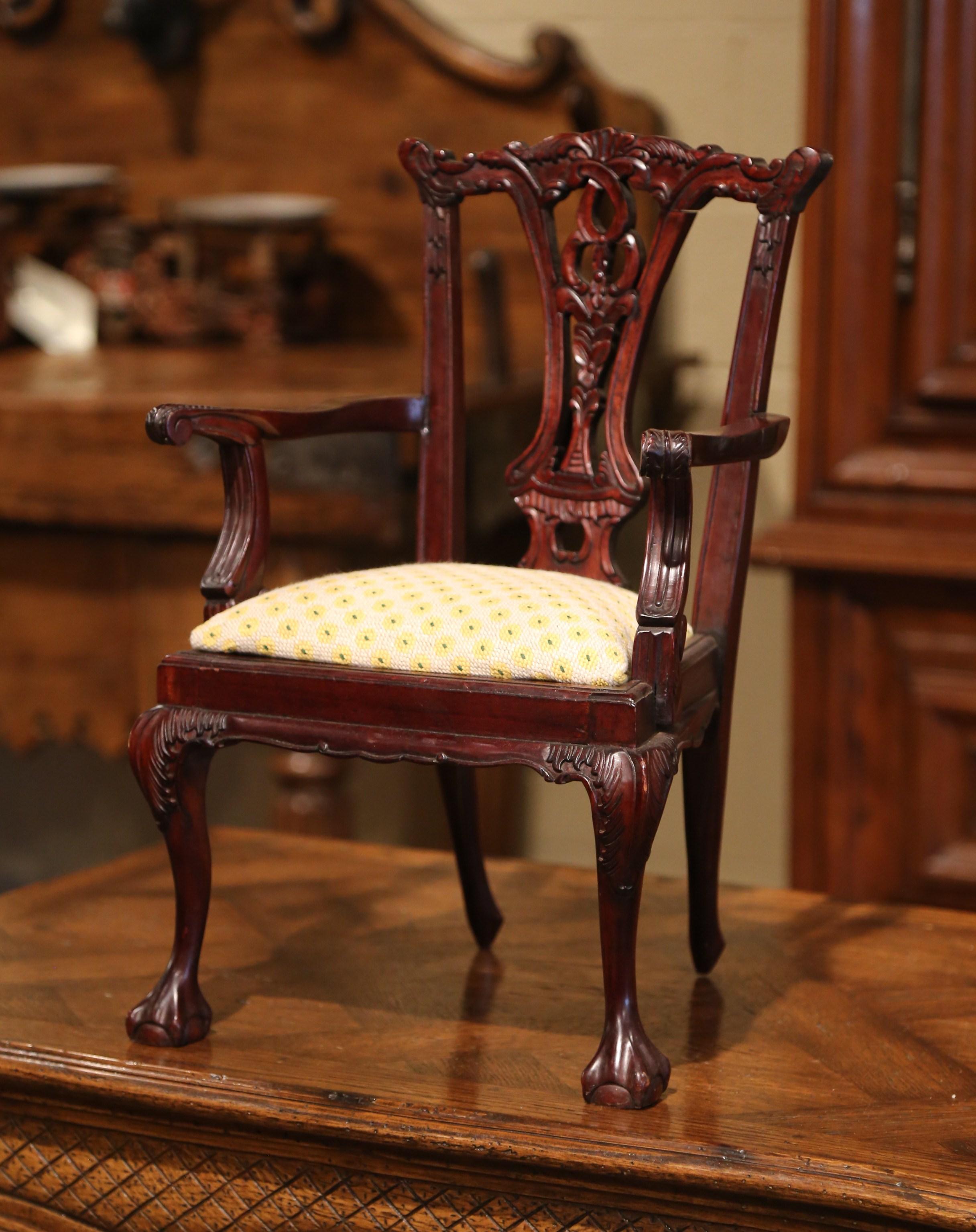 Late 20th Century English Queen Ann Carved Mahogany Child Armchair In Excellent Condition For Sale In Dallas, TX