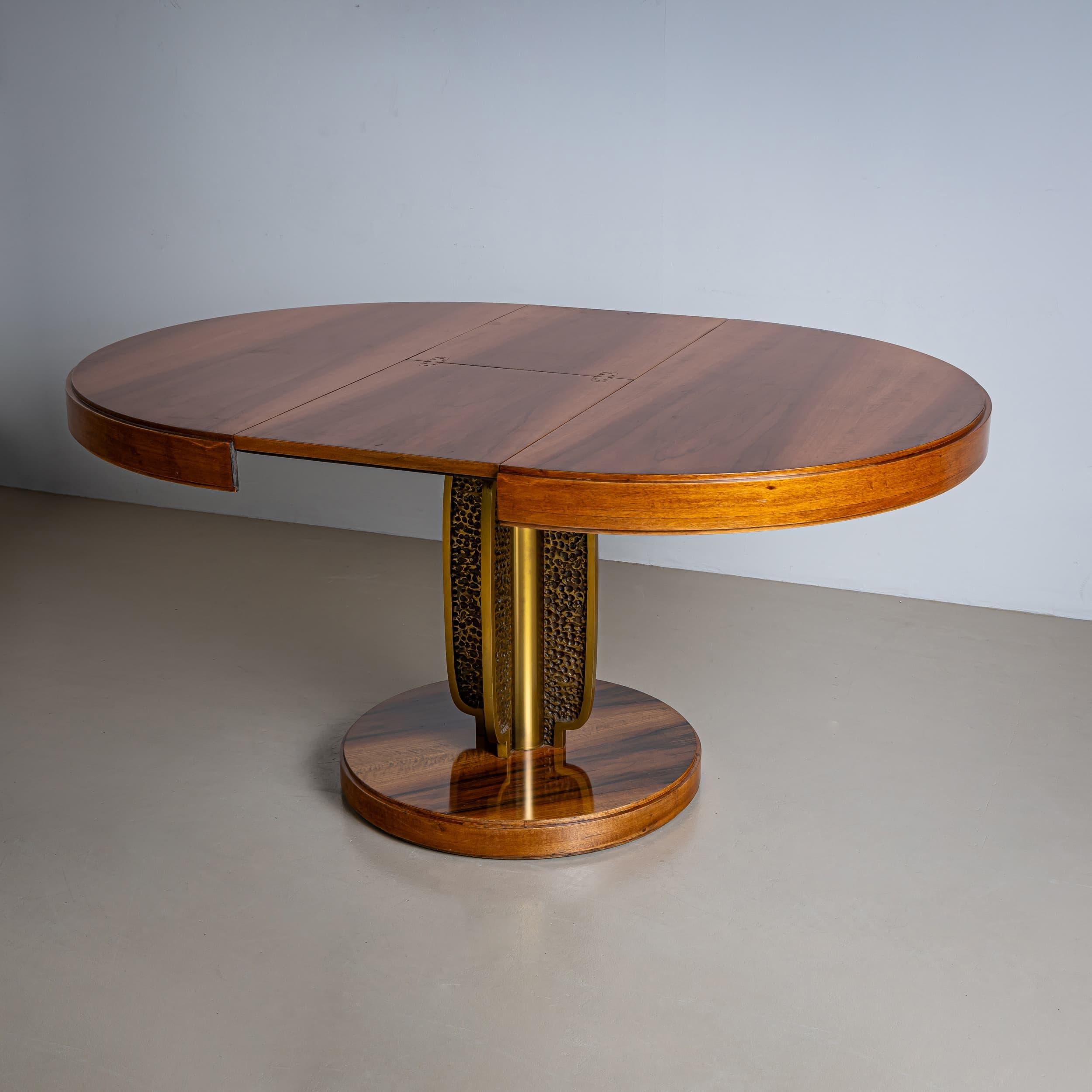 italien Table à rallonge de la fin du XXe siècle dans le style de Luciano Frigerio, Italie en vente