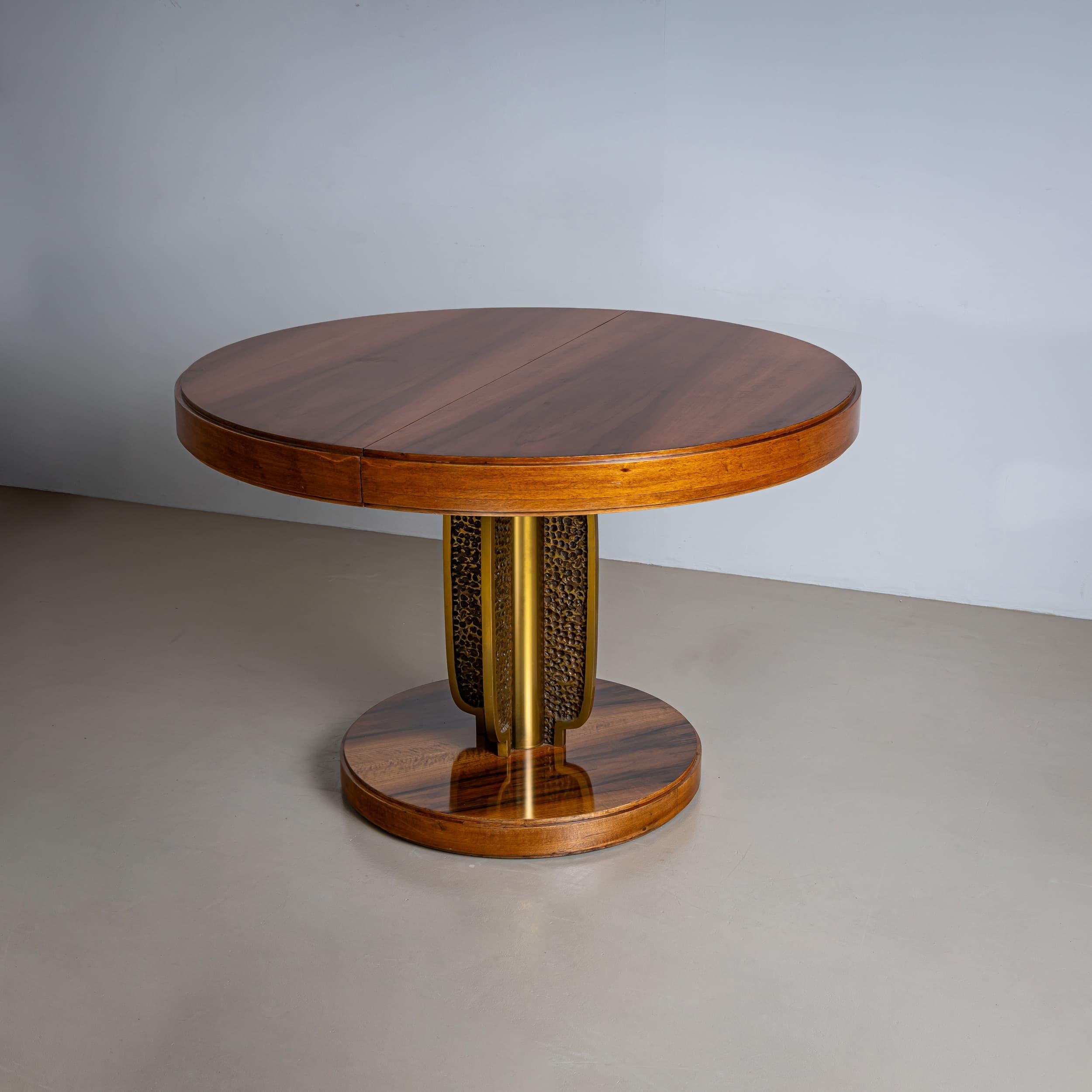 Table à rallonge de la fin du XXe siècle dans le style de Luciano Frigerio, Italie en vente 3