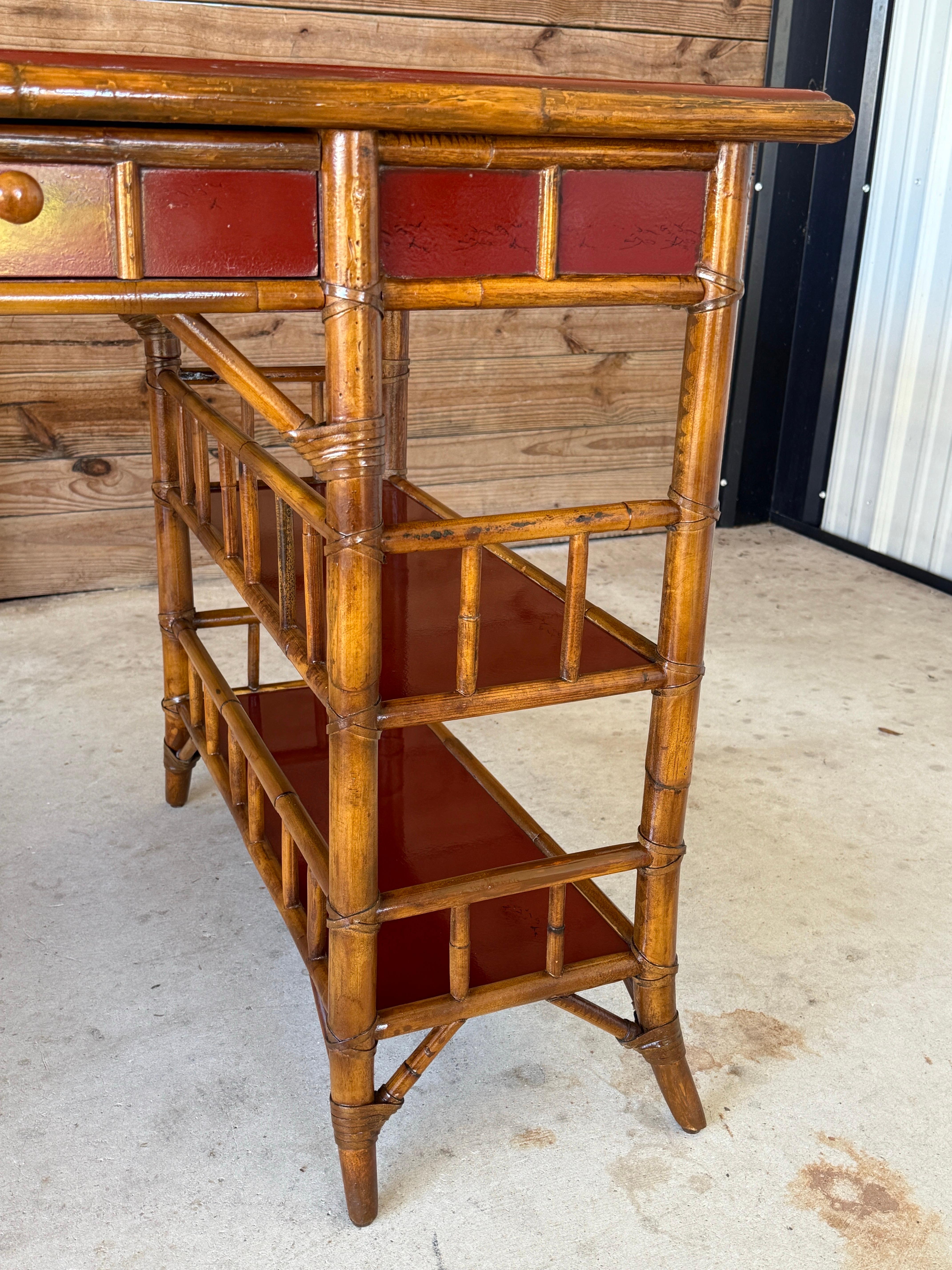 Schreibtisch aus Bambusimitat und rotem Lack von Baker Furniture, Ende des 20. im Angebot 9
