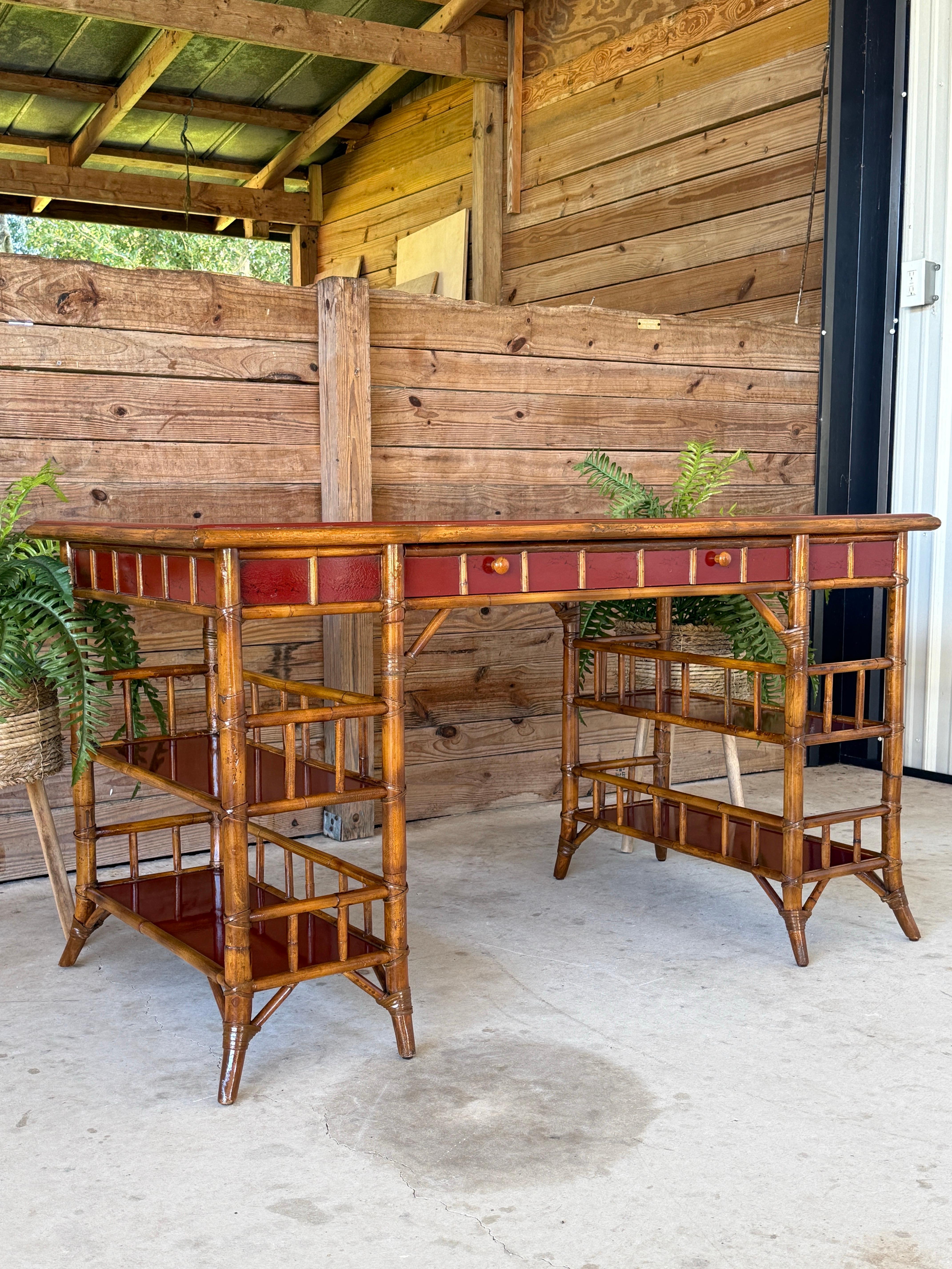 Schreibtisch aus Bambusimitat und rotem Lack von Baker Furniture, Ende des 20. im Angebot 11