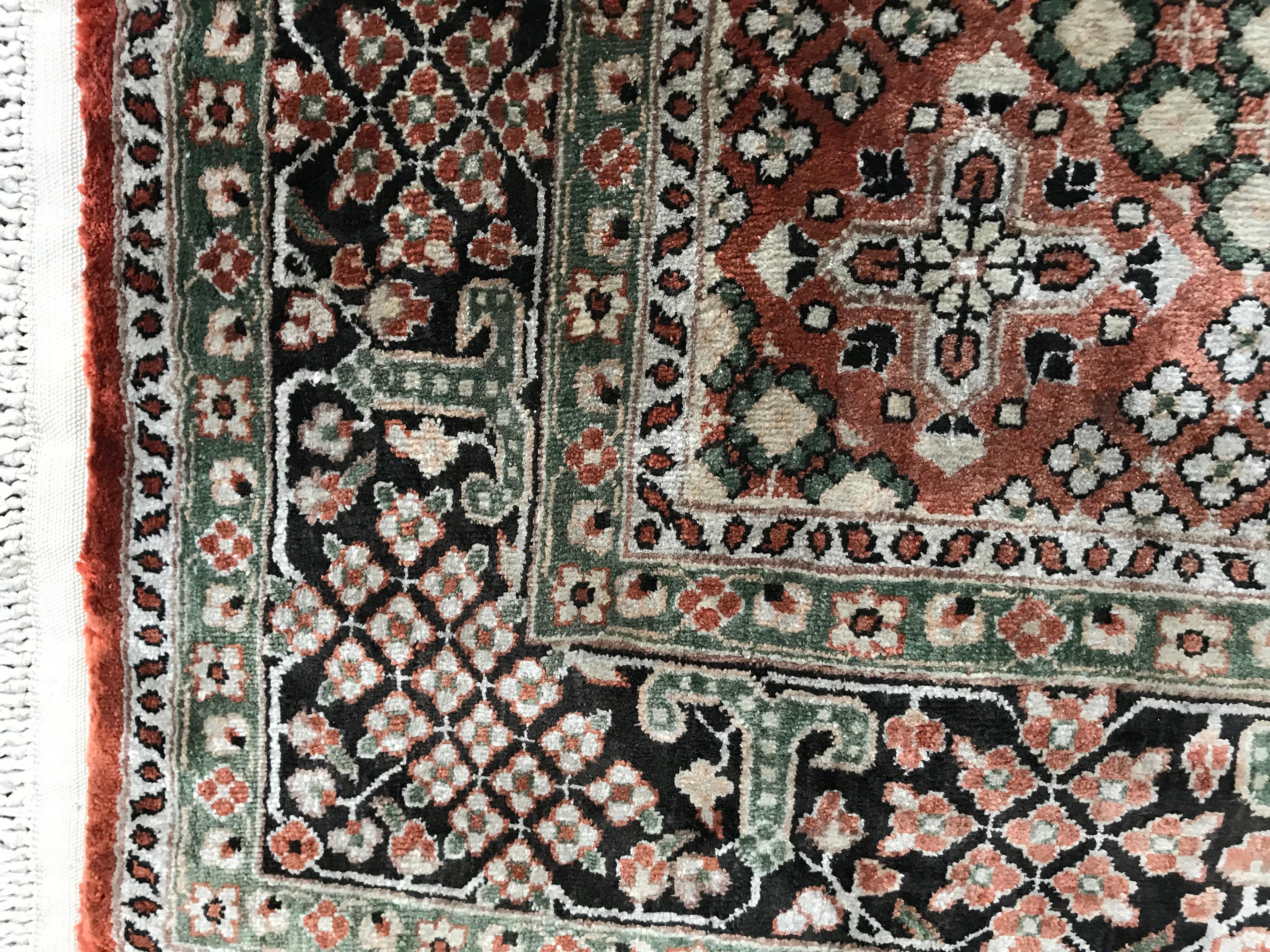 Late 20th Century Fine Chinese Silk Rug Persian Style In Good Condition In Saint Ouen, FR