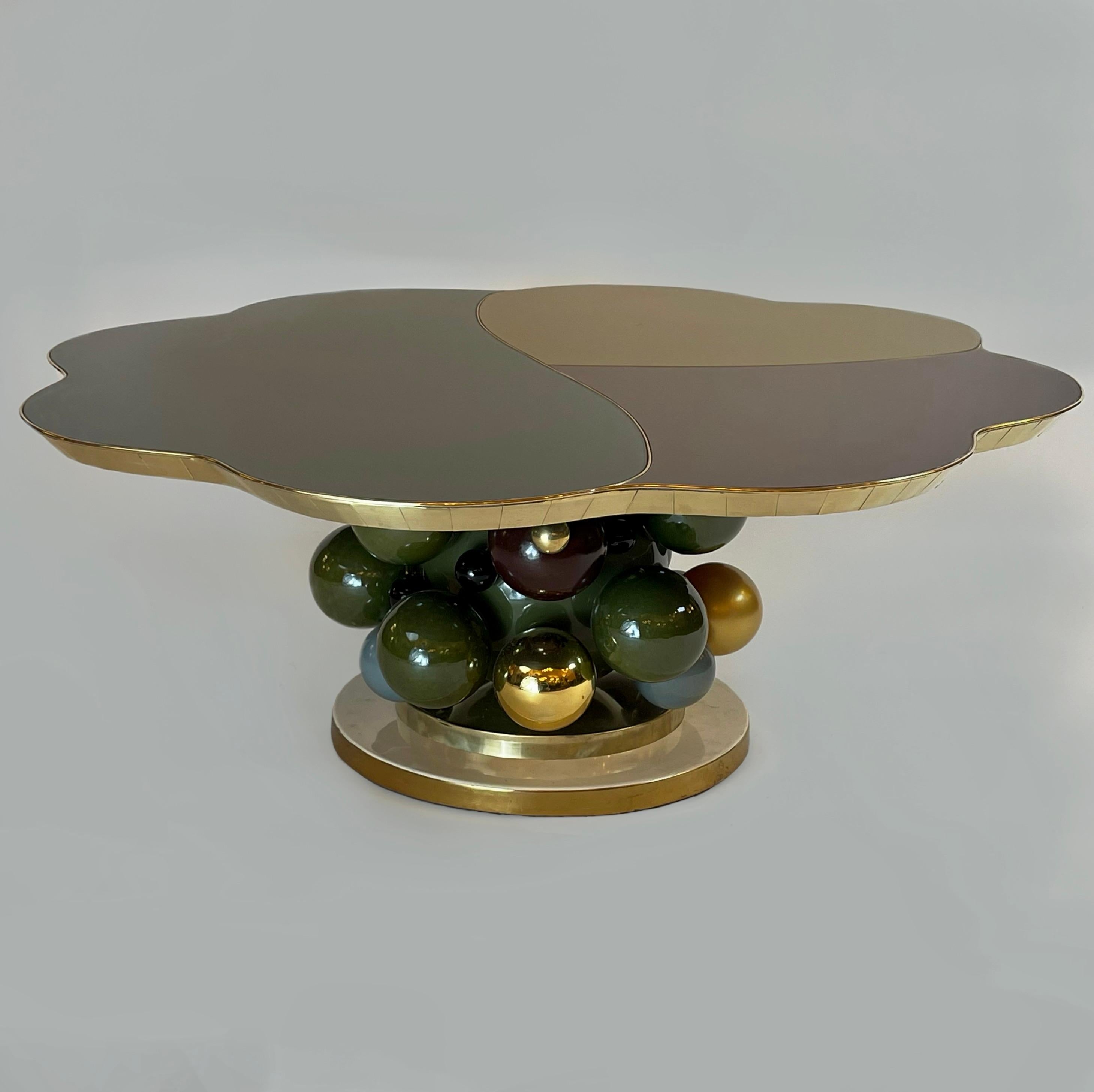 Italian Late 20th Century Flower Shape w/ Opaline Glass & Ceramic Balls Coffee Table For Sale