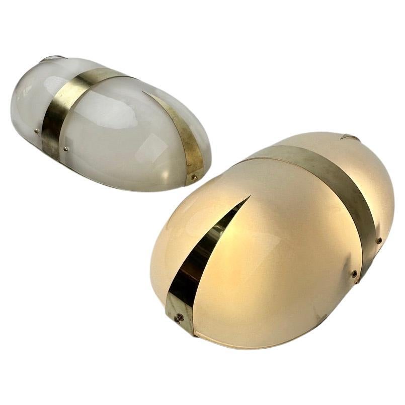 Late 20th Century Pair of Brass & Curved White Murano Glass Wall Lights For Sale