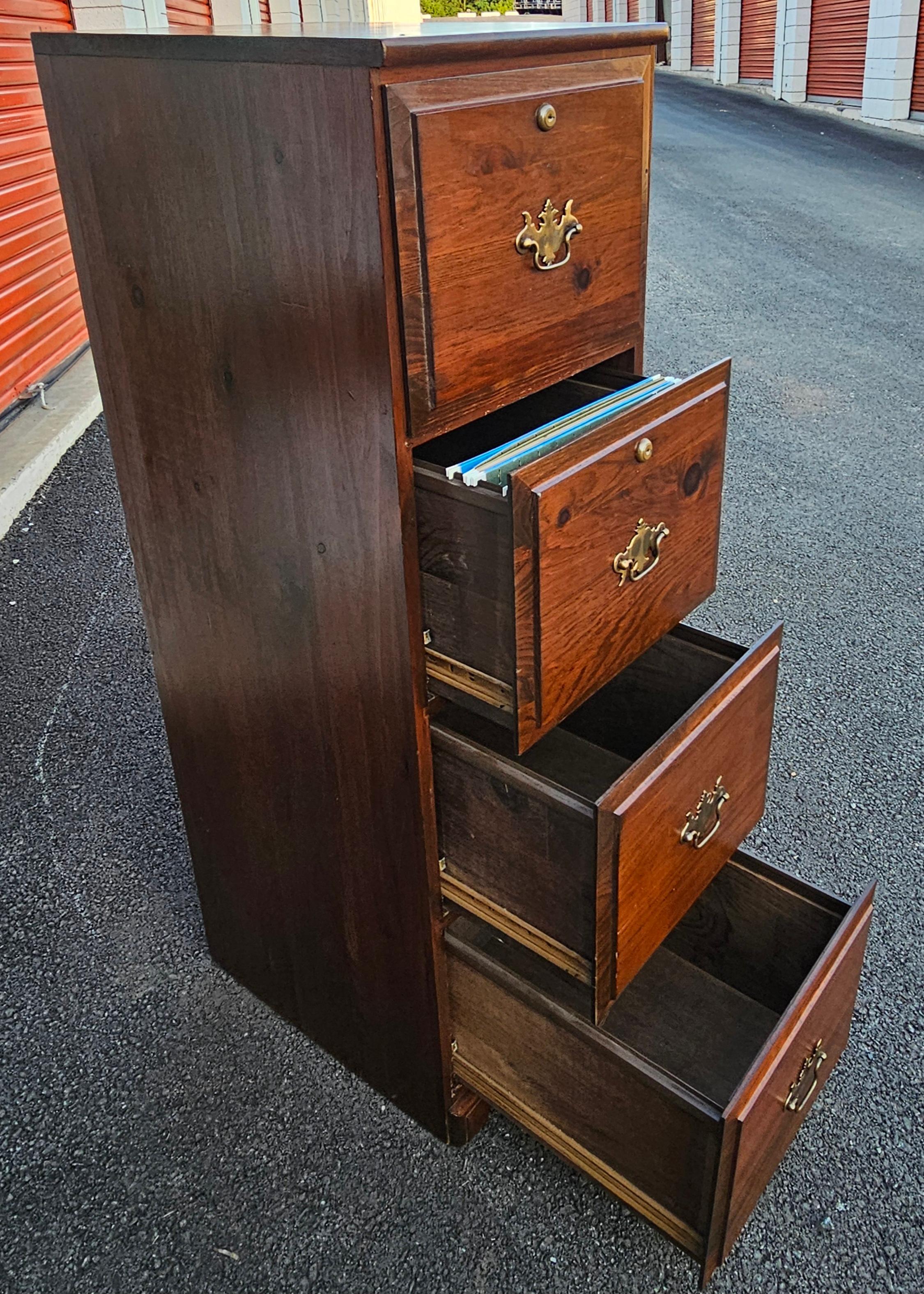 Late 20th Century Four-Drawer Solid Pine Filing Cabinet with Locks and Keys In Good Condition For Sale In Germantown, MD