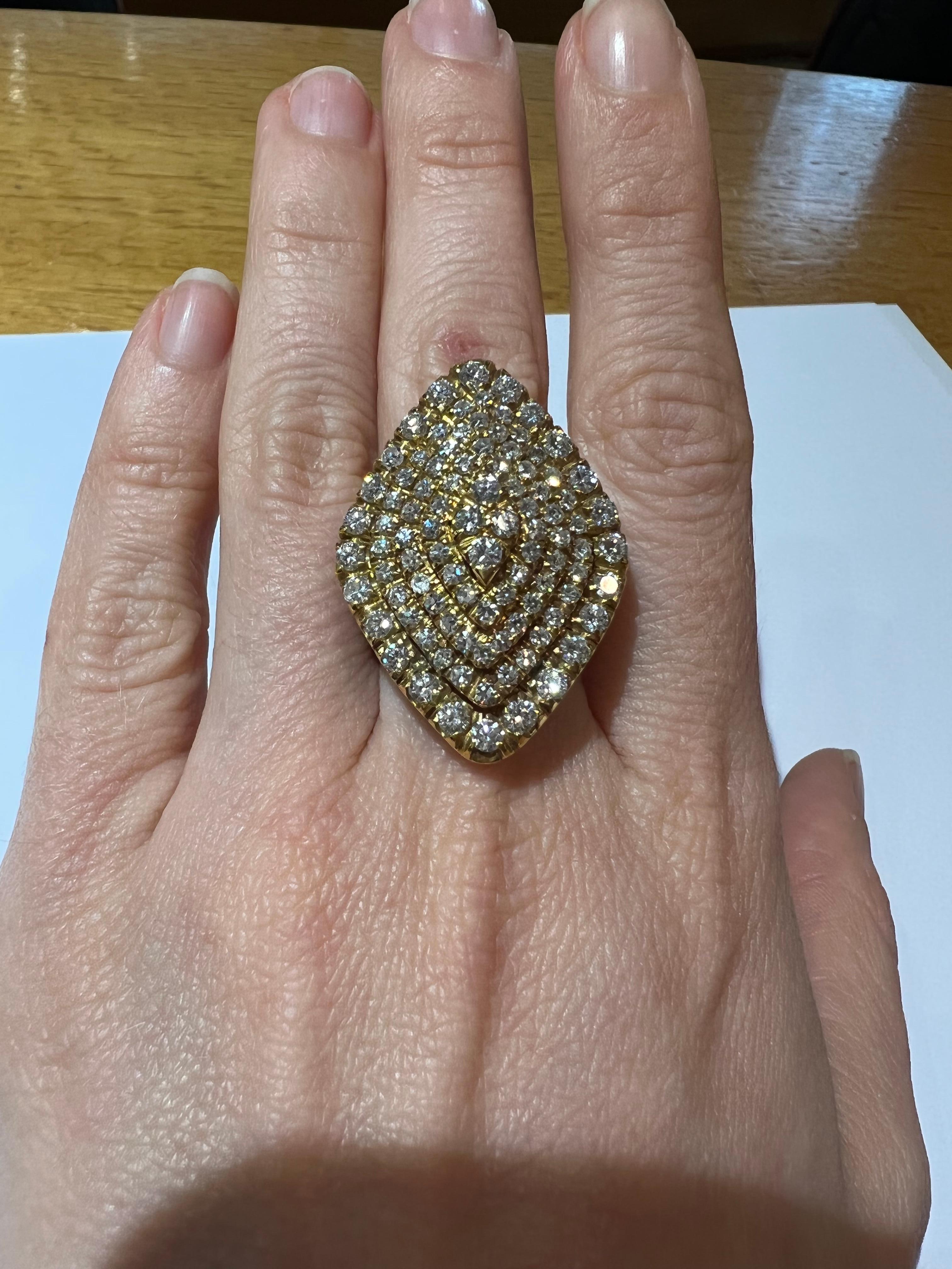 Late 20th Century French 5 Carats Diamond 18k Yellow Gold Cocktail Ring For Sale 3
