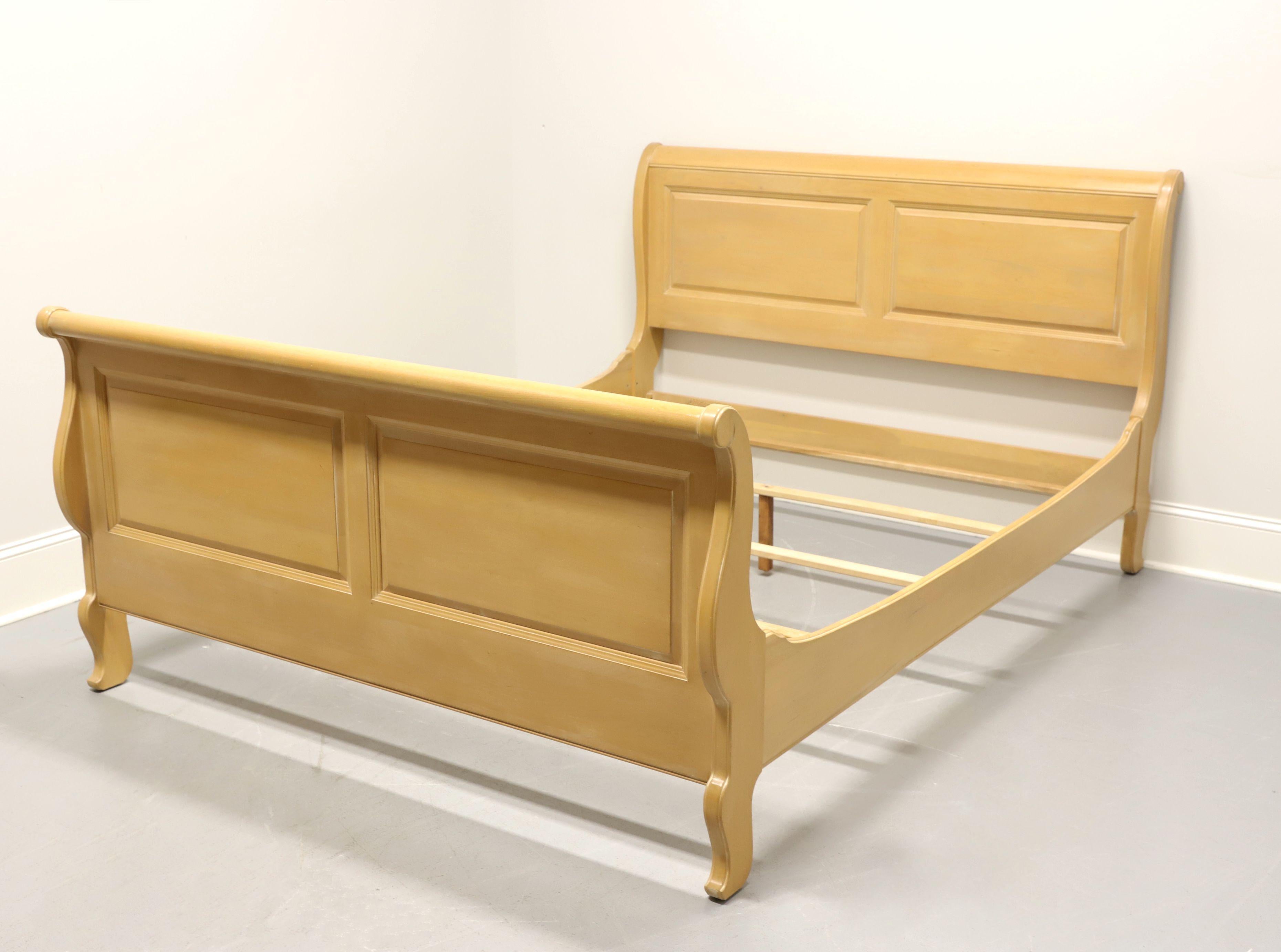 Late 20th Century French Country Whitewashed Distressed Queen Size Sleigh Bed For Sale 2