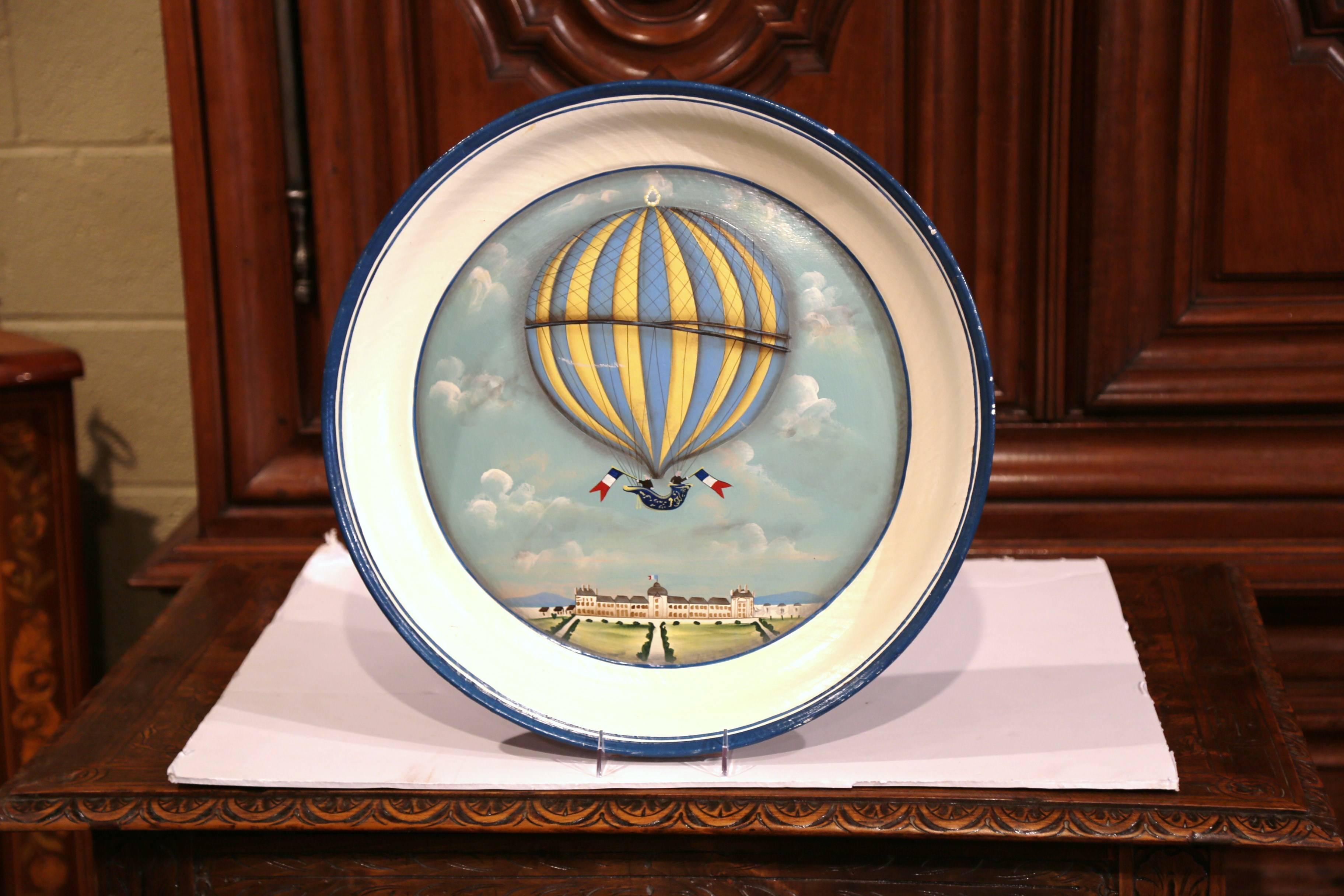 Late 20th Century French Hand-Painted Tole Tray with Colorful Hot Air Balloon In Excellent Condition In Dallas, TX