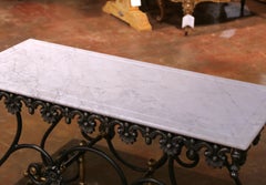 Table à pâtisserie en fer et laiton de la fin du XXe siècle, avec plateau en marbre de Carrare