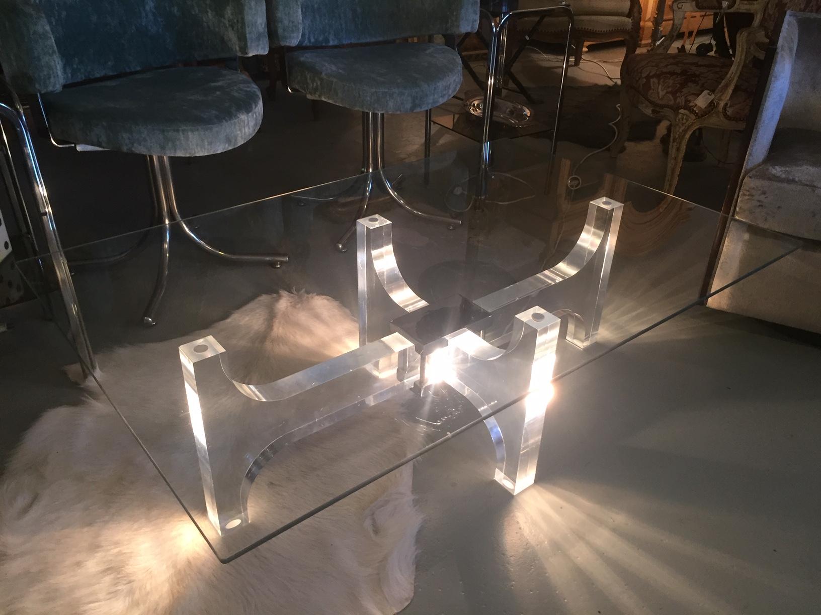 Late 20th Century, French Plexiglass and Light Coffee Table, 1970s 2