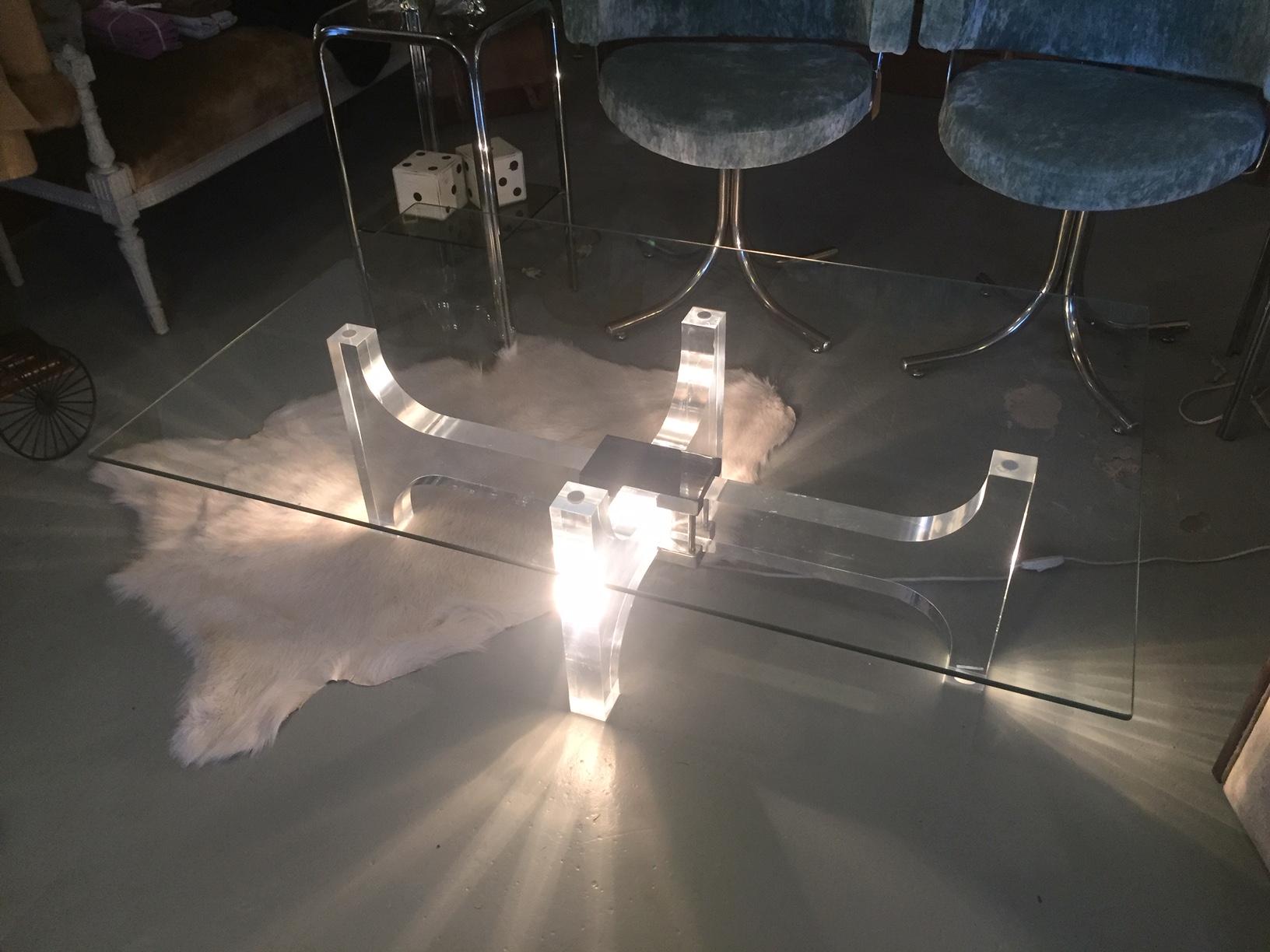 Late 20th Century, French Plexiglass and Light Coffee Table, 1970s 4