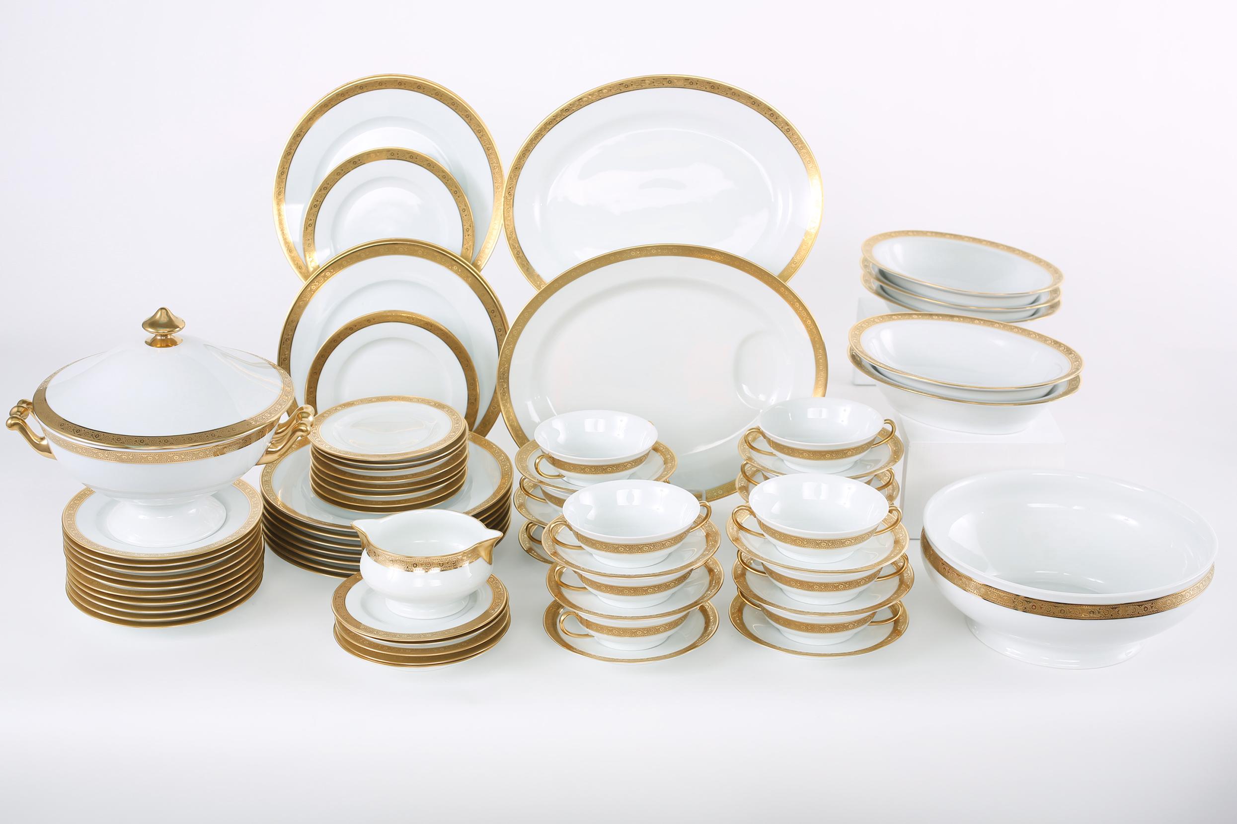 Late 20th Century Gilt Porcelain Dinner Service for Twelve 11