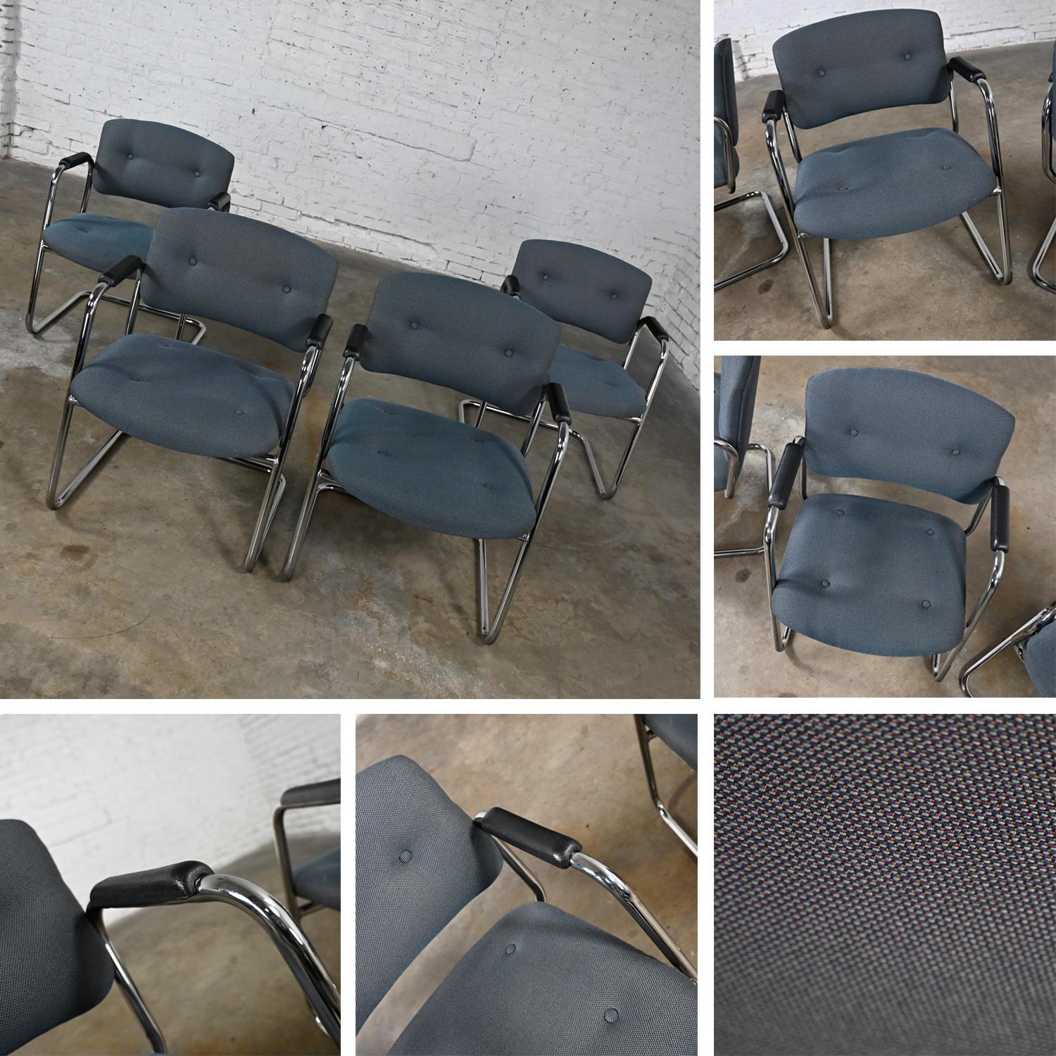 Fin du 20e siècle, chaises cantilever grises et chromées Style Steelcase Ensemble de 4 en vente 8