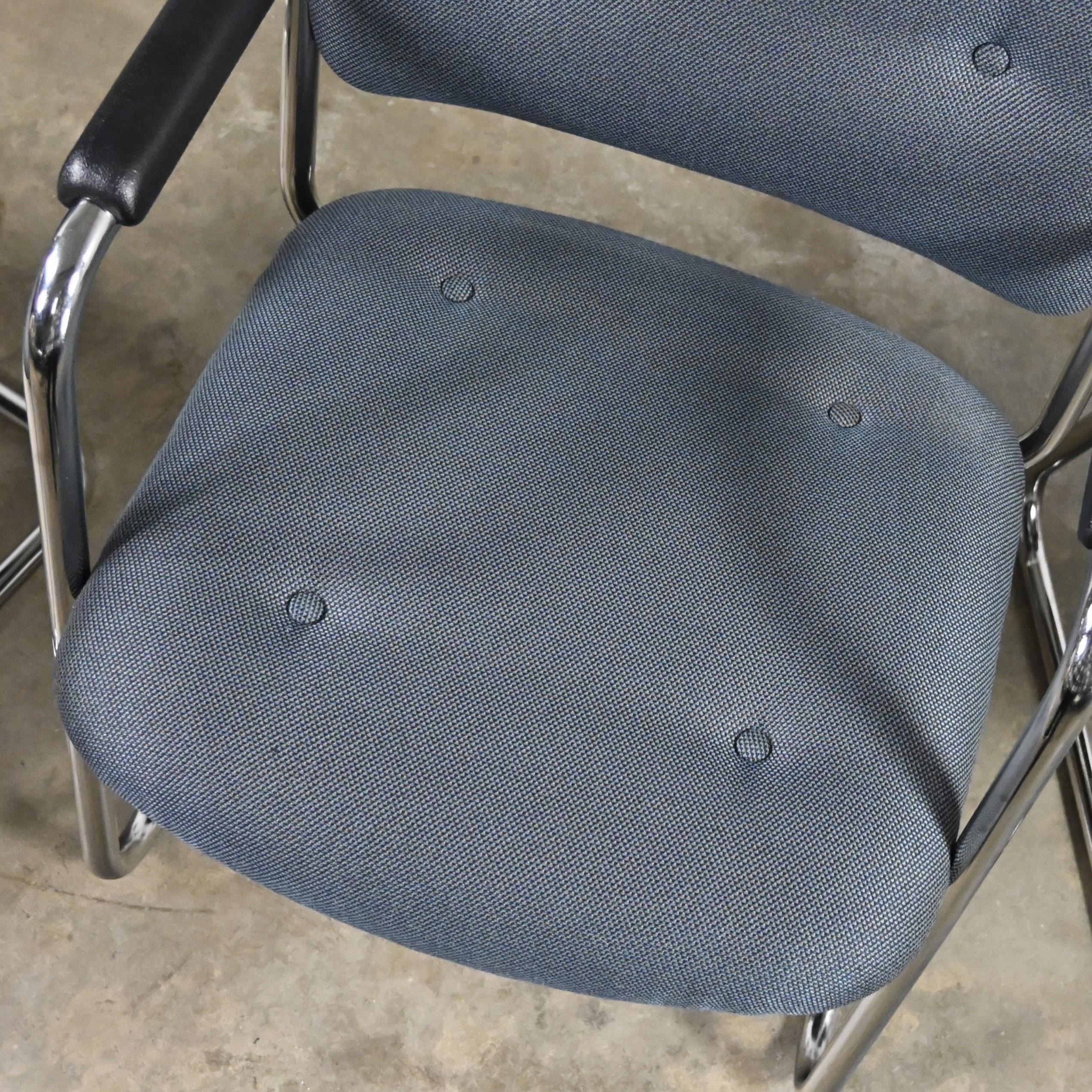 Fin du 20ème siècle, chaises cantilever grises et chromées Style Steelcase Ensemble de 8 en vente 4