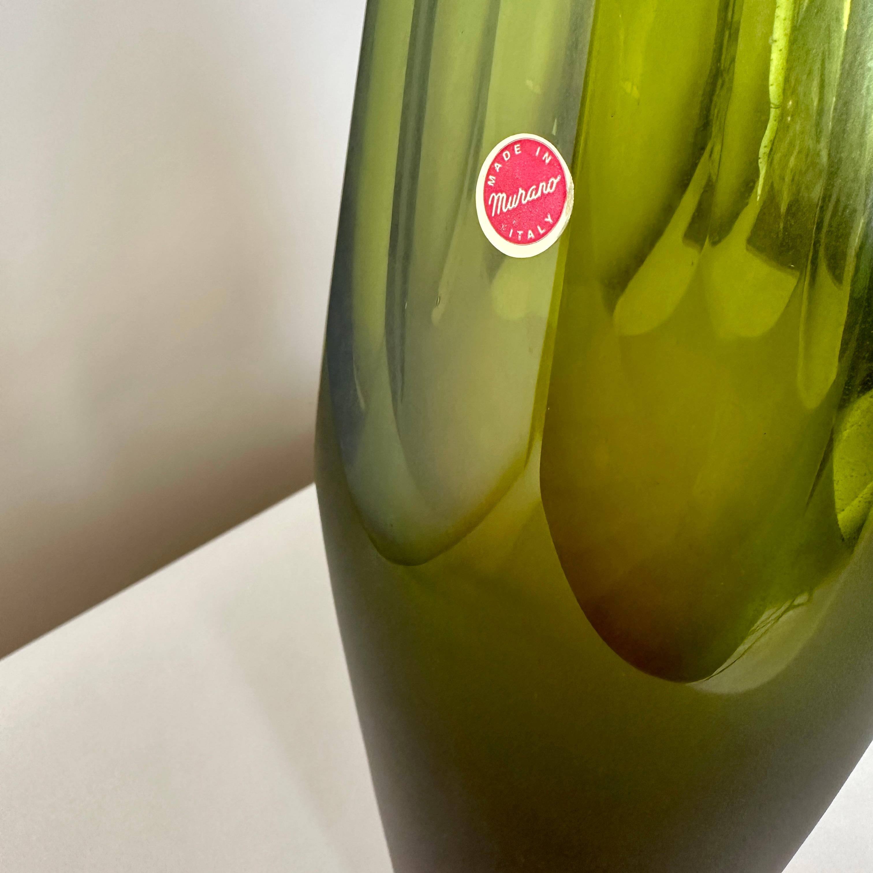 italien Vase en verre de Murano à facettes vertes de la fin du 20e siècle par Vivarini Murano en vente