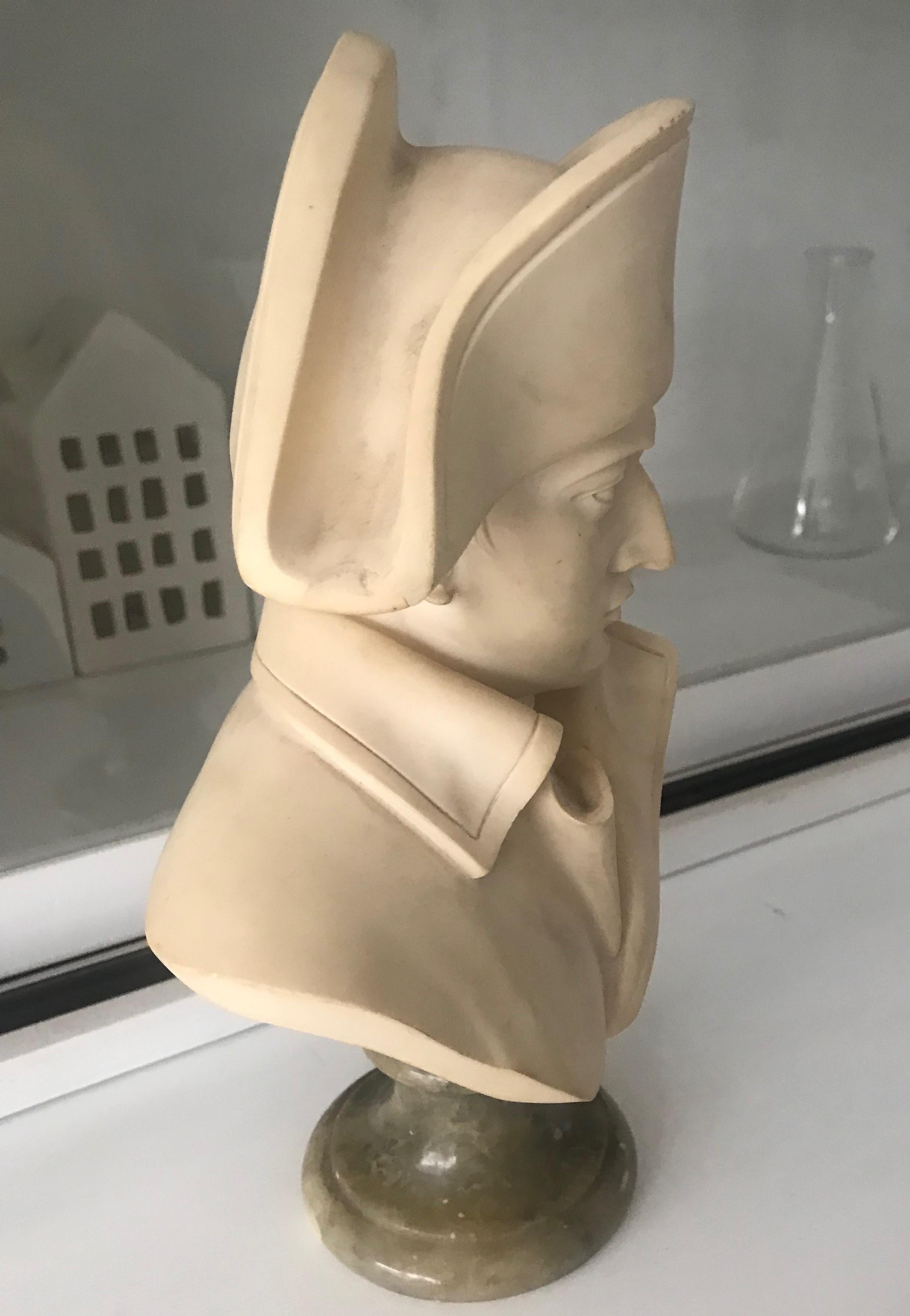 Late 20th Century Hand Carved Alabaster Napoleon Bust Statue on Marble Base (20. Jahrhundert)