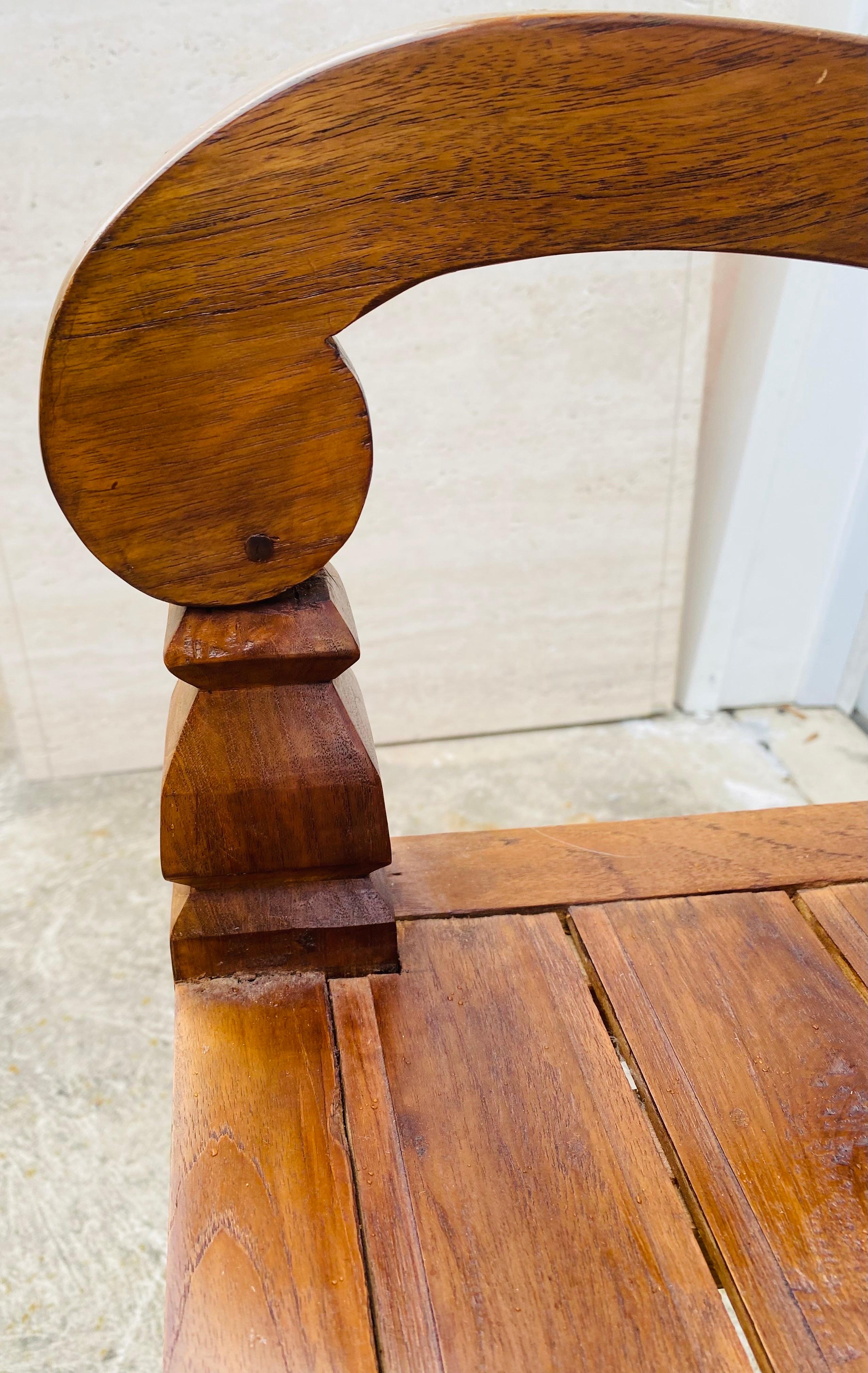 Bois Banc de décoration en teck sculpté à la main à la fin du 20e siècle. en vente