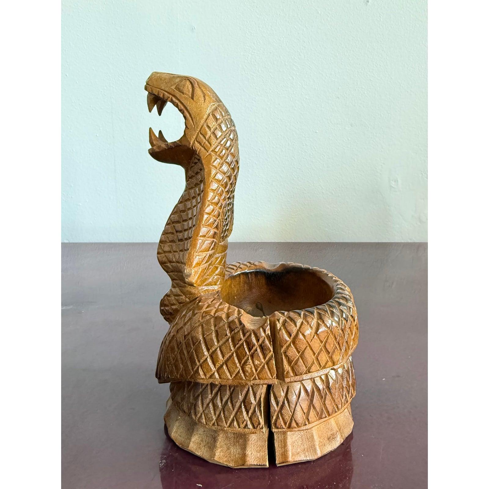 Artisanat Fin du 20e siècle - Bol à cobra en bois sculpté à la main en vente