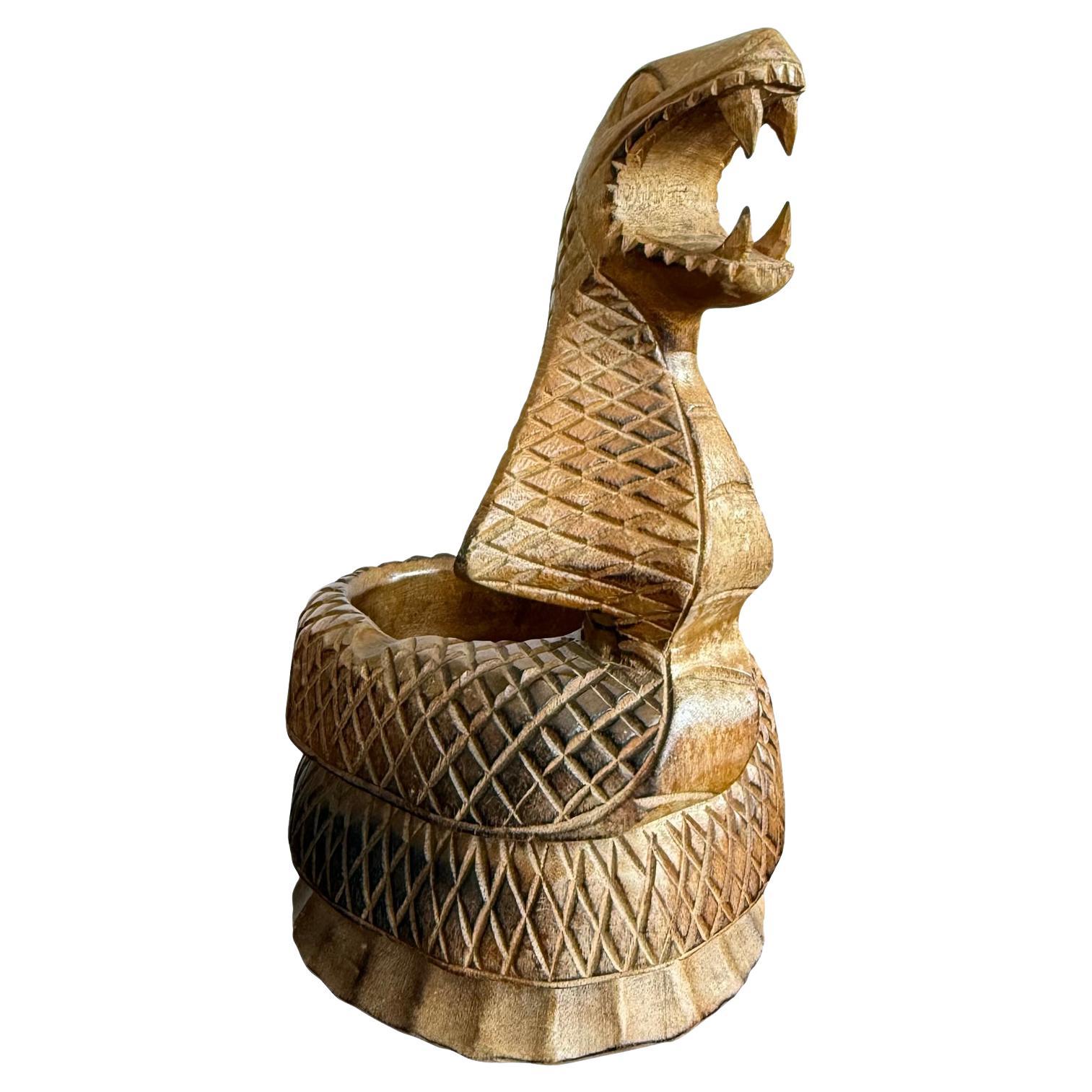 Fin du 20e siècle - Bol à cobra en bois sculpté à la main en vente