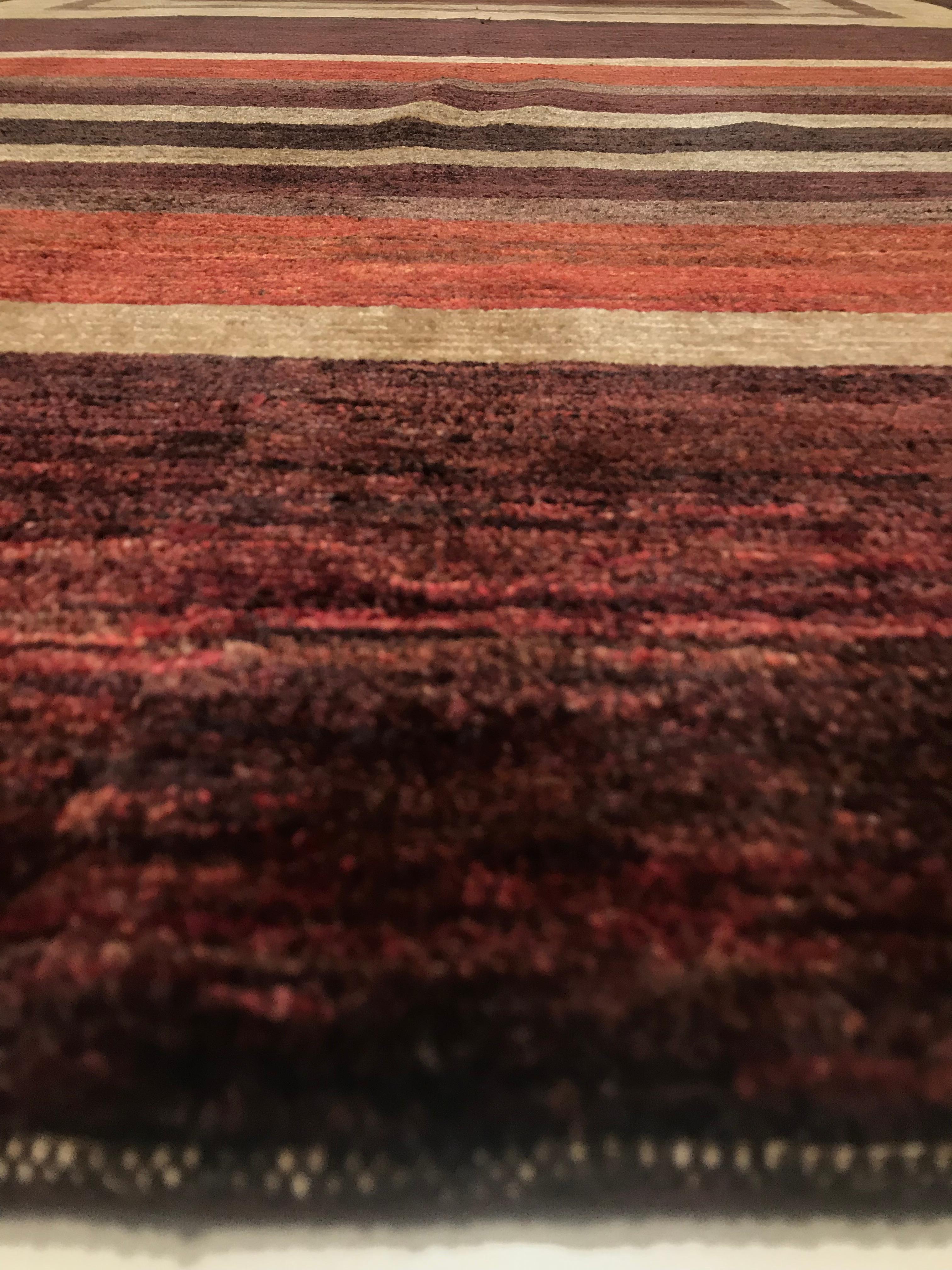 Late 20th Century Hand Knotted Afghan Rug with Wool and Cotton in Red and Brown In Excellent Condition For Sale In Valencia, Spain